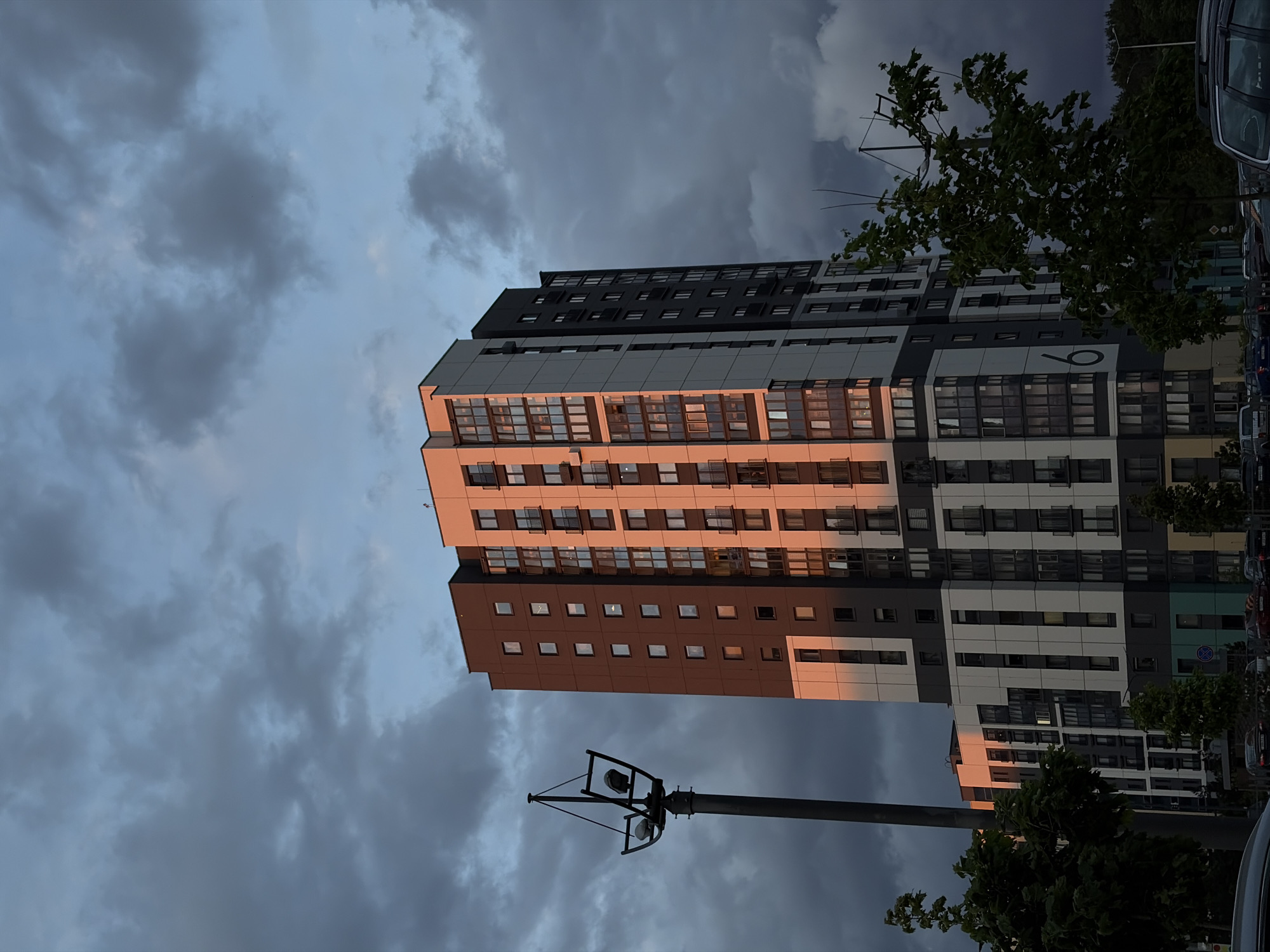 Evening street scenes documented in Belarus residential district