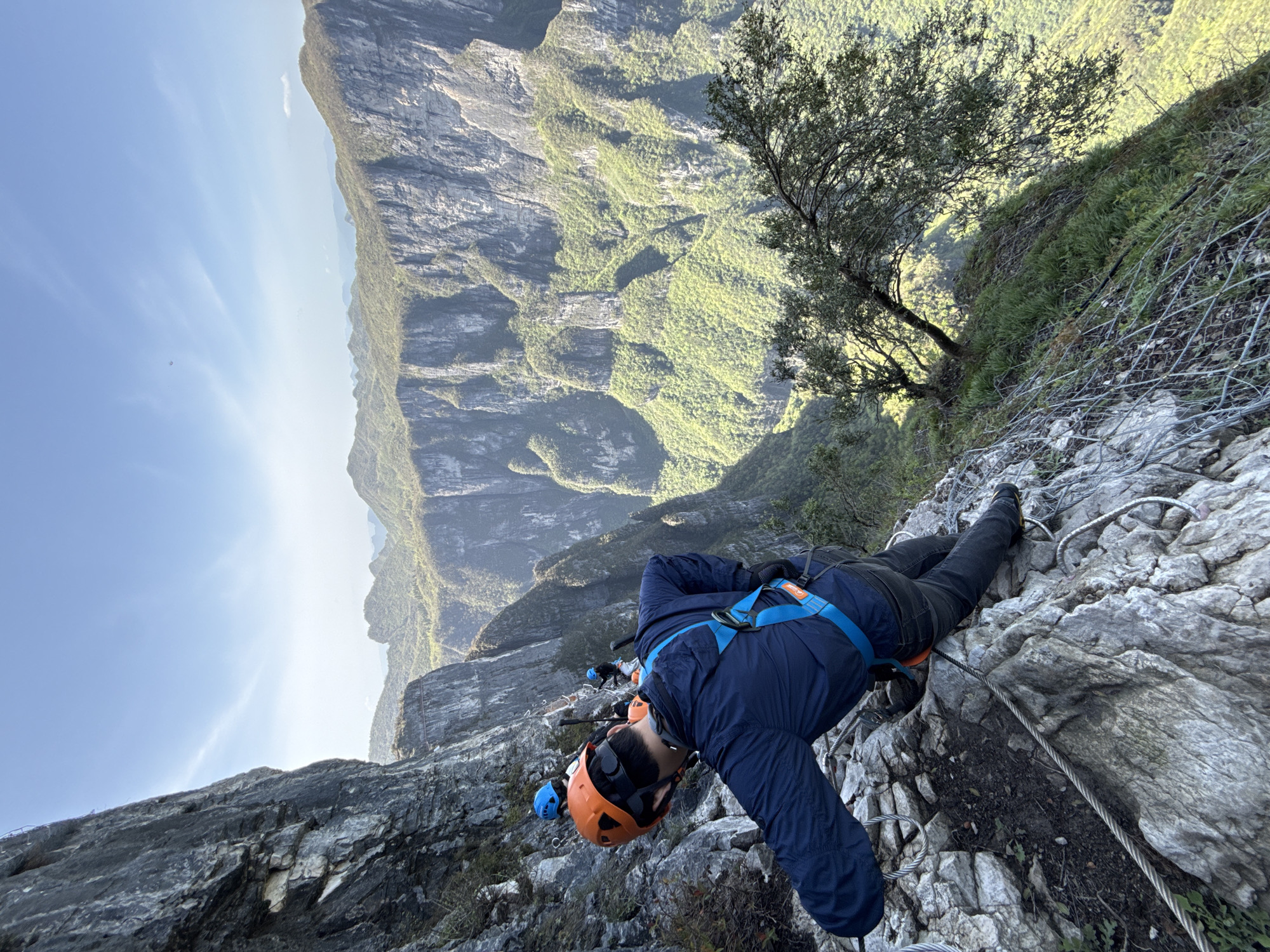 Climber tackles Via Ferrata route in Yongding District