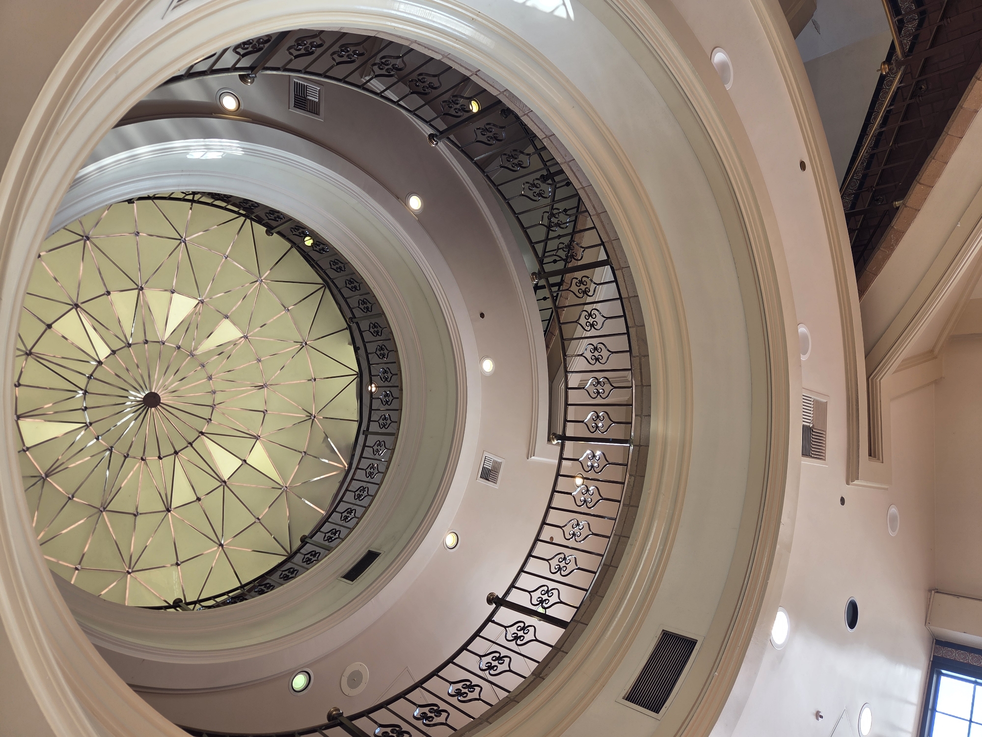 Around Santa Ana: train station, a spiral staircase, and a patio
