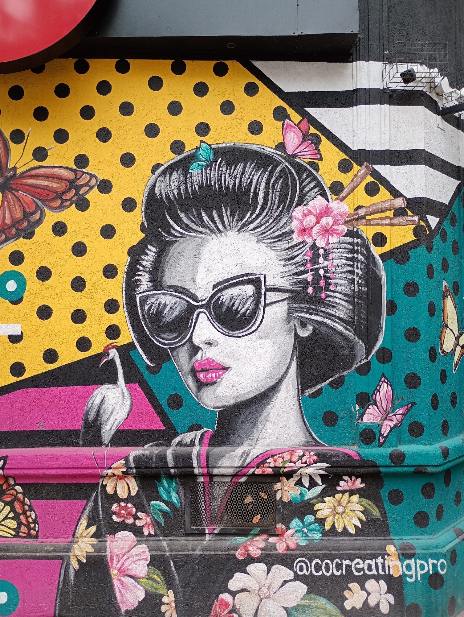 Pop art mural of woman spotted on Buenos Aires wall