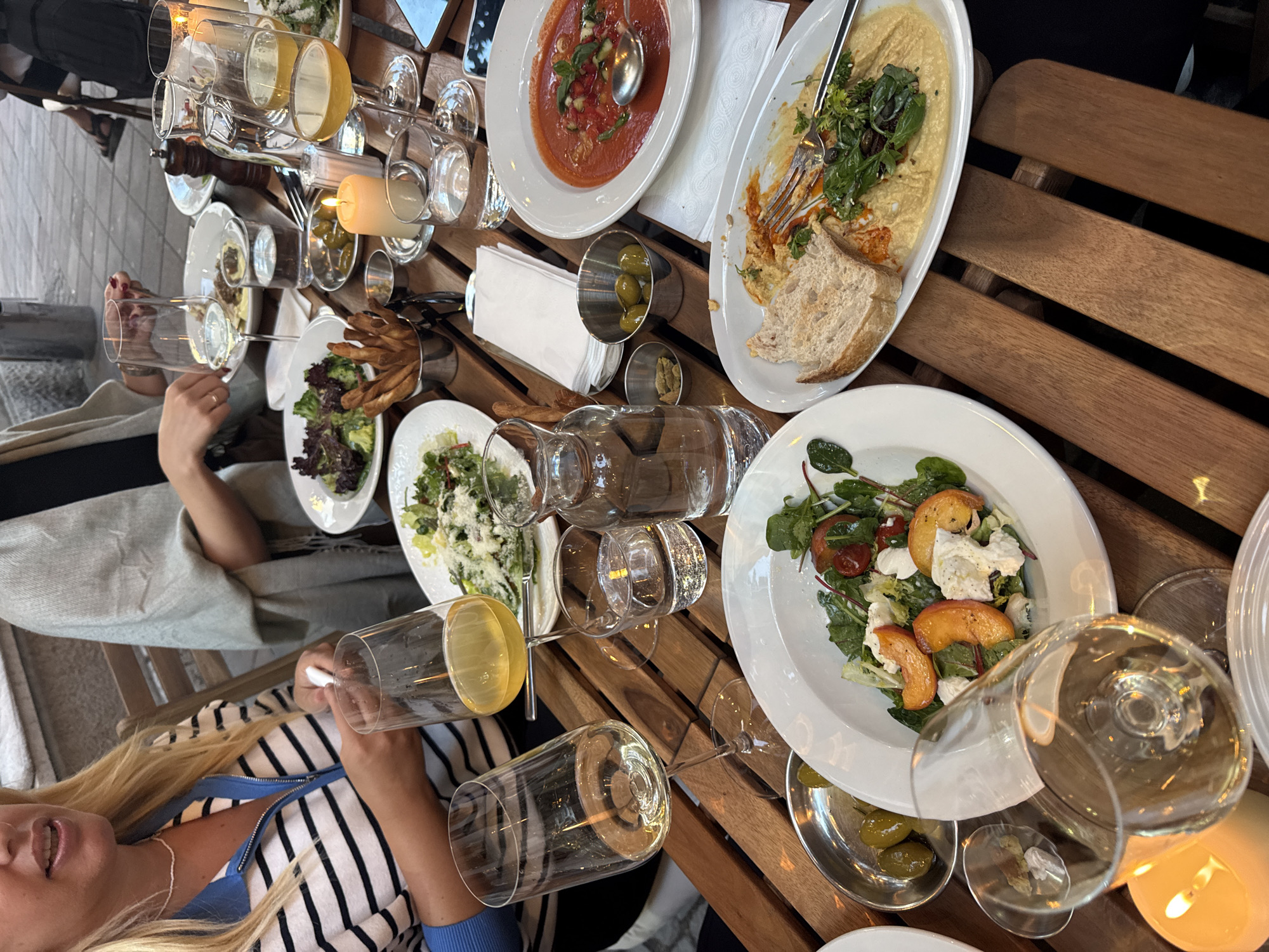 Belgrade dining and street life documented across afternoon hours