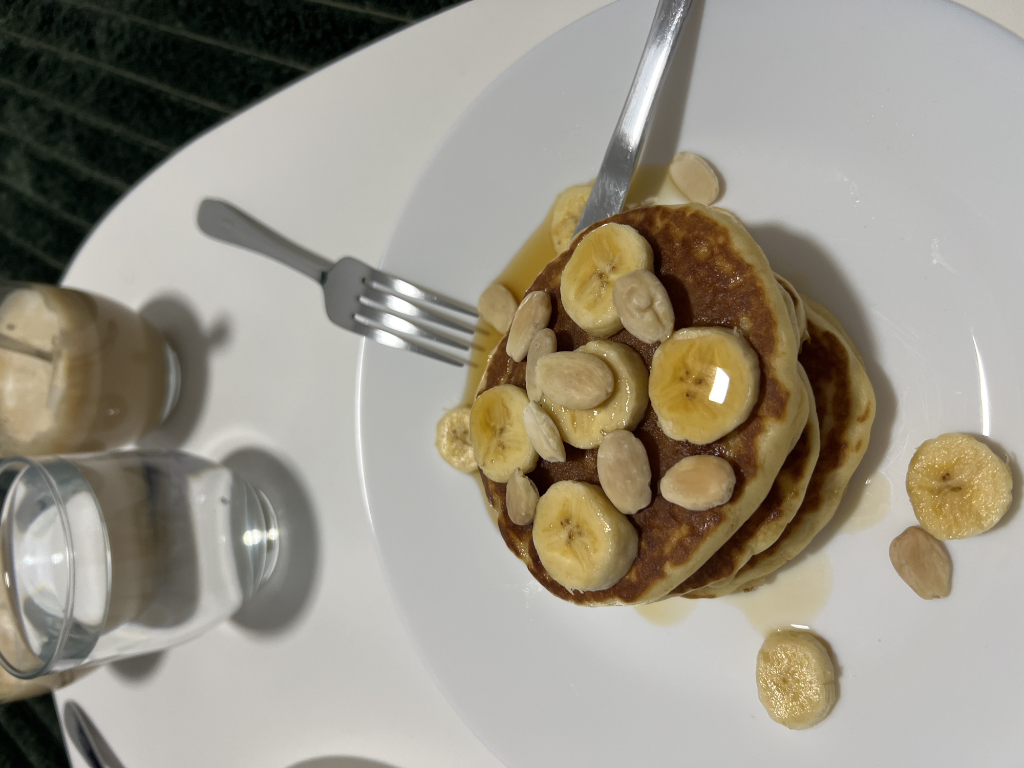Pancake breakfast documented by witnesses in Mogán, Spain