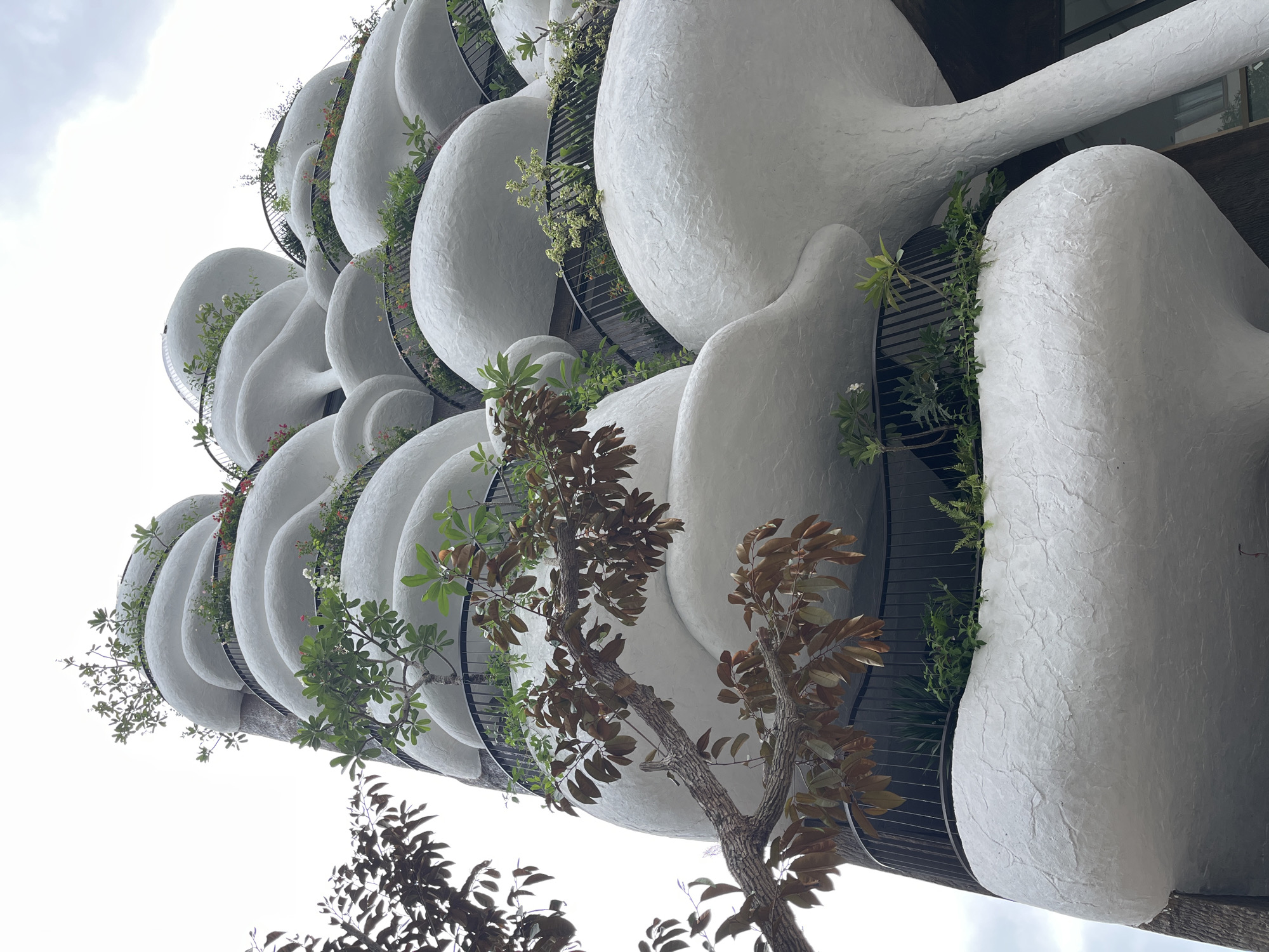 Early morning architectural photography session documented in Đà Nẵng