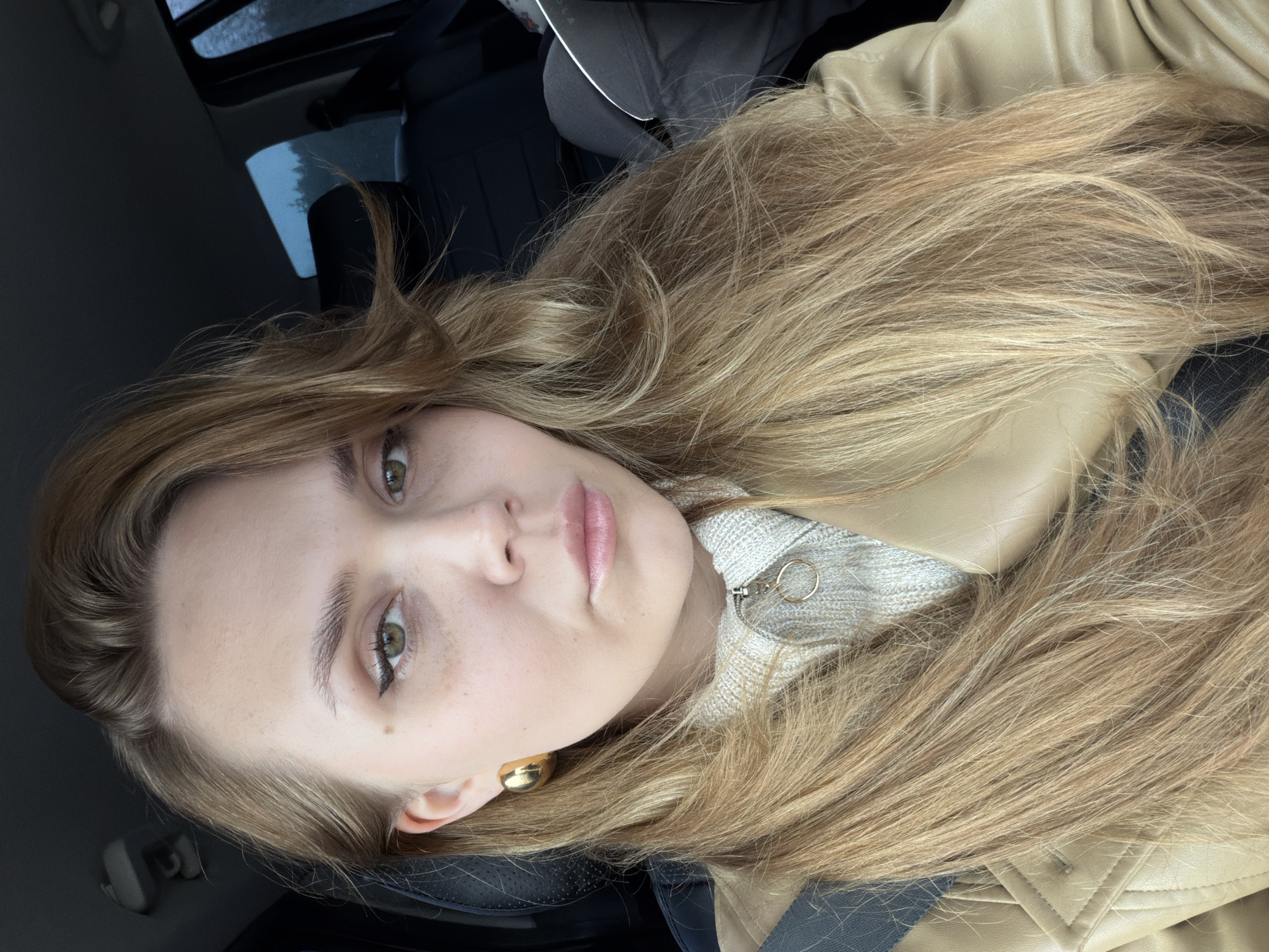 Woman spotted in car during foggy morning in Прикамский
