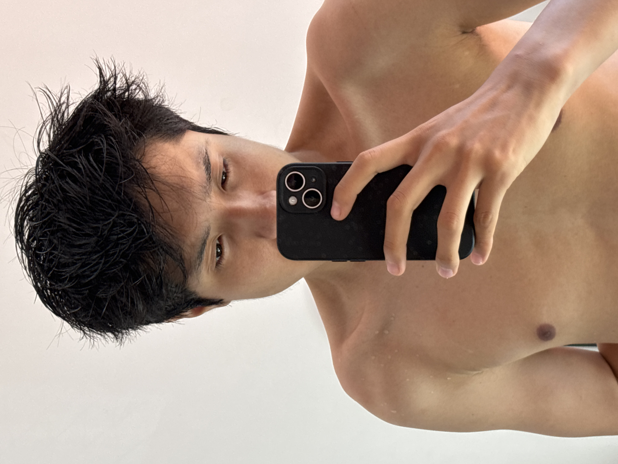 Man takes bathroom selfie in São Paulo