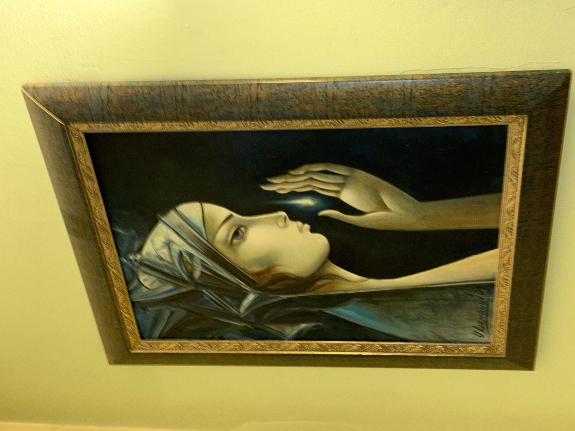 Home interior displays personal belongings in Sofia residence