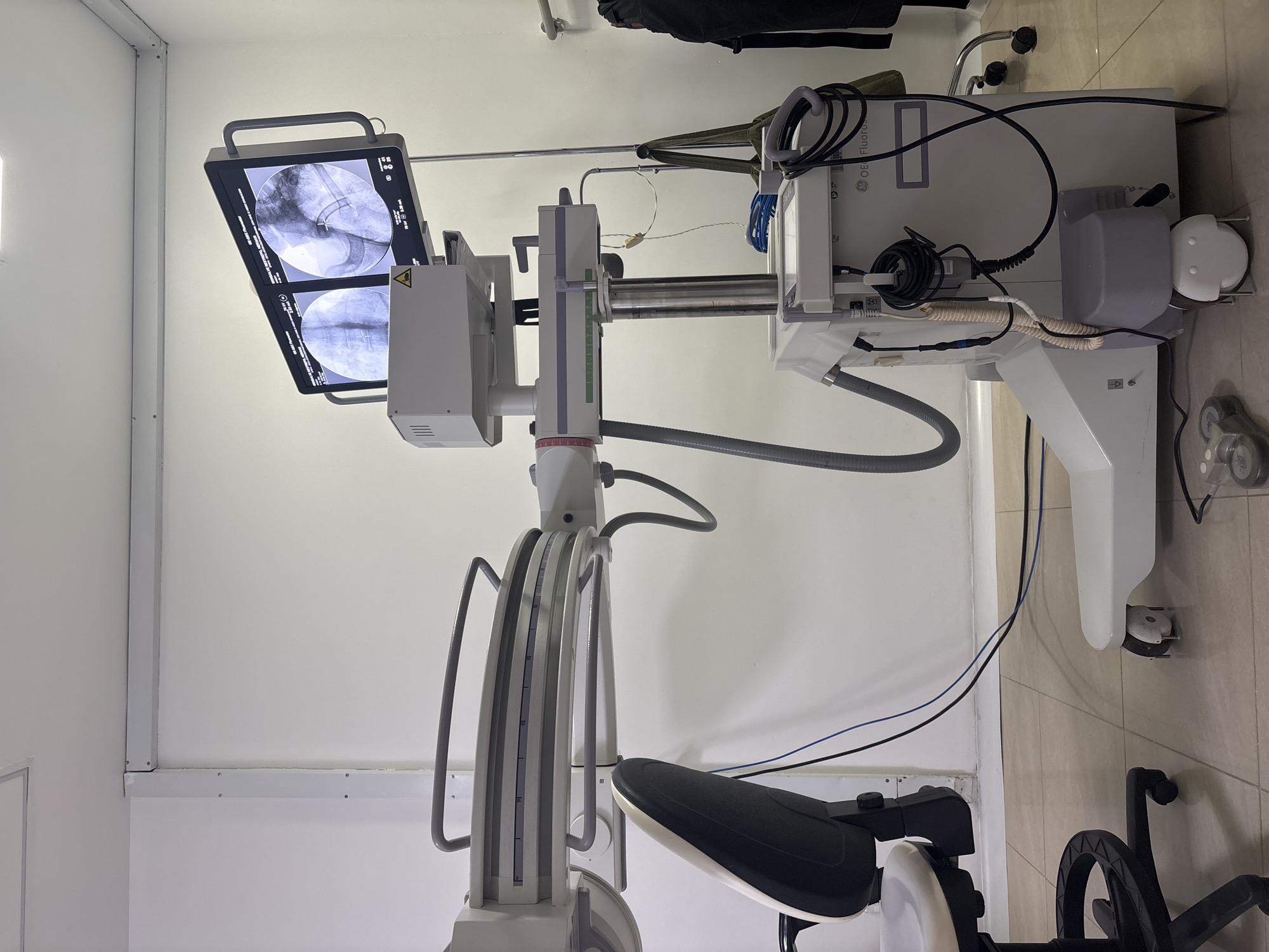 Medical imaging equipment observed in Medellín healthcare facility