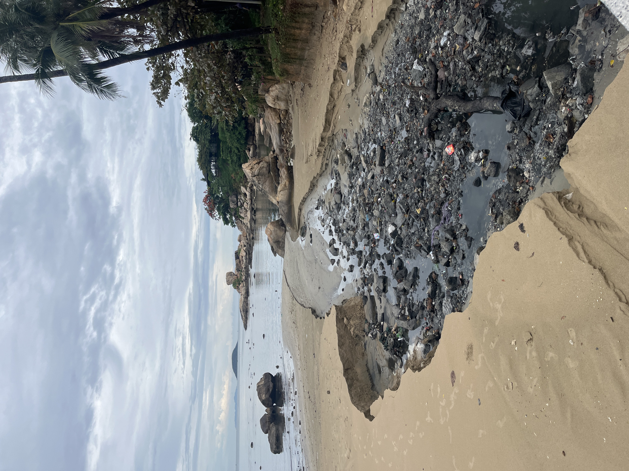 Morning observations document daily life across Nha Trang's coastal ward