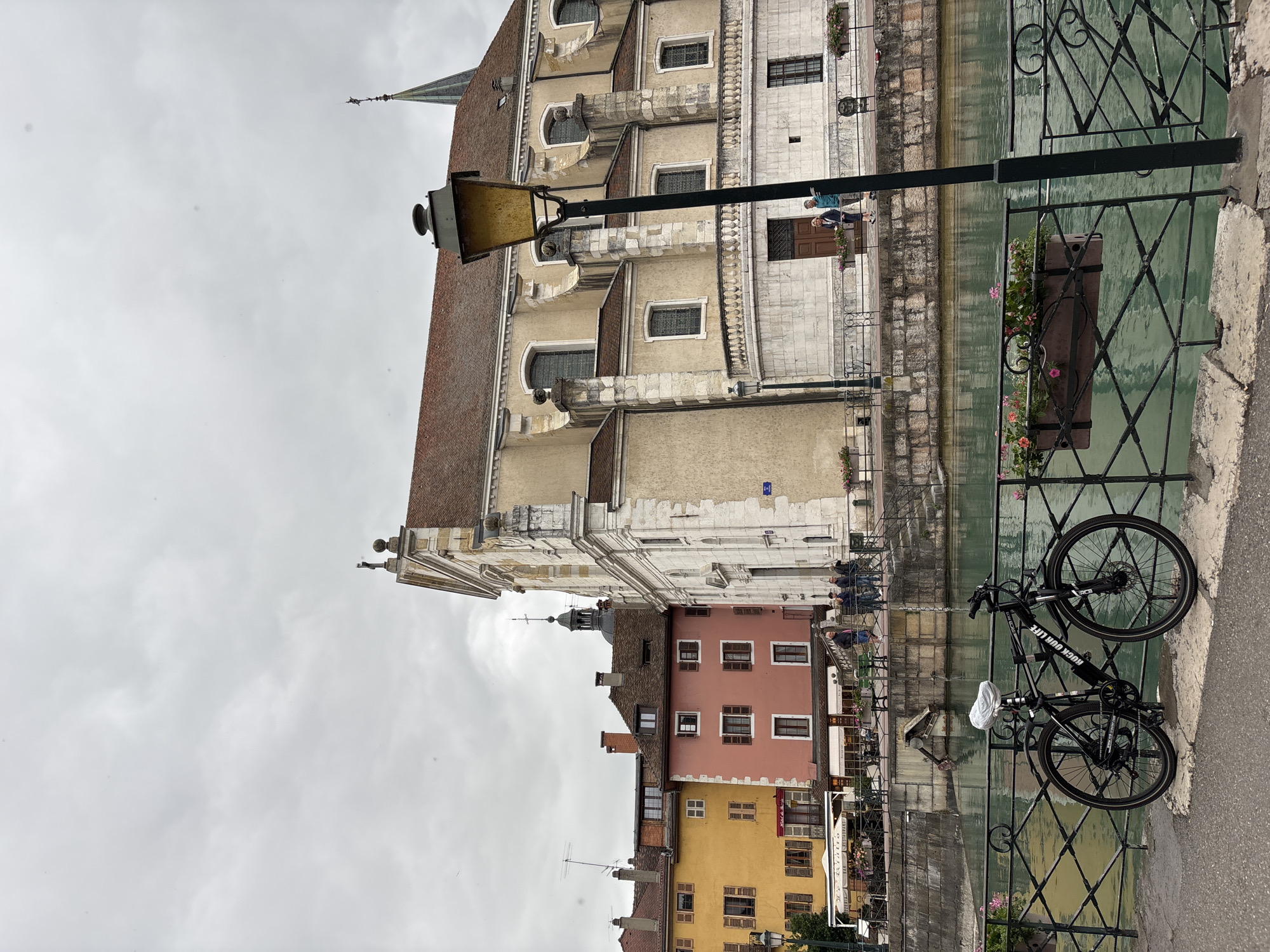 Witness captures everyday street scenes in Annecy, France