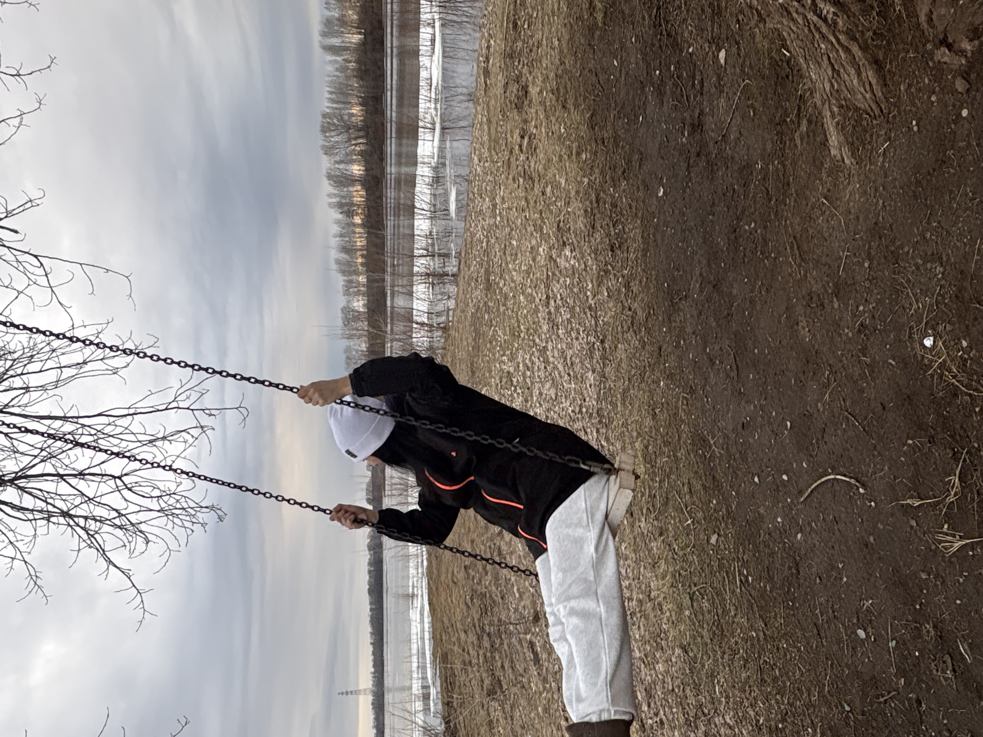 Spring afternoon recreation captured in Chaikovsky park and waterfront