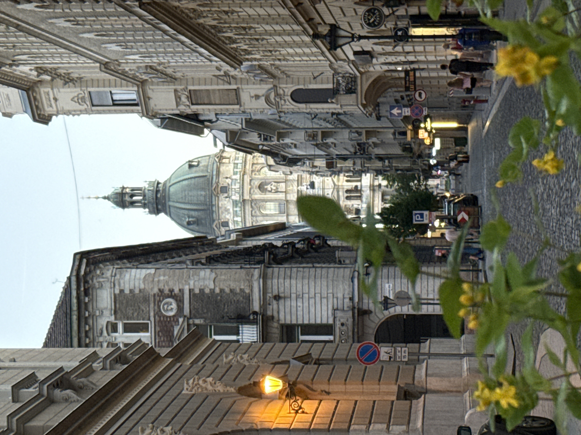 Street view captured of St. Stephen's Basilica in Budapest