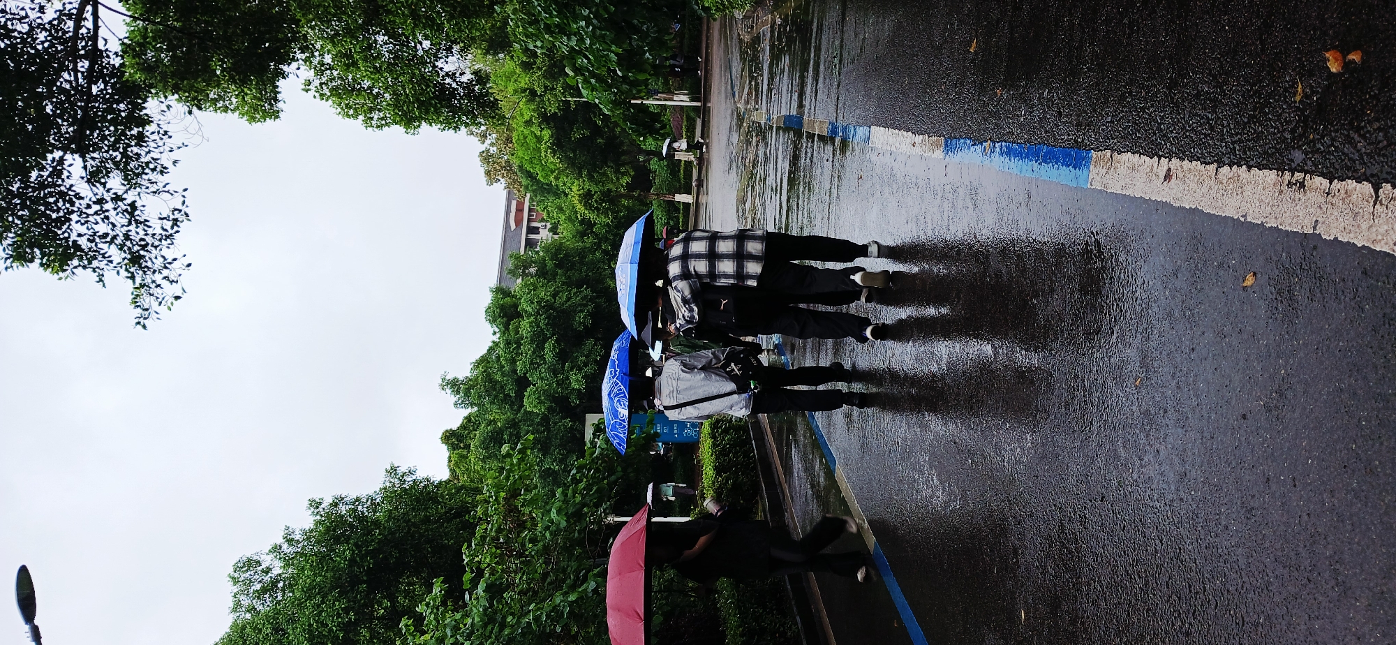 Rainy morning walk through Chongqing High-tech Zone ends at restaurant