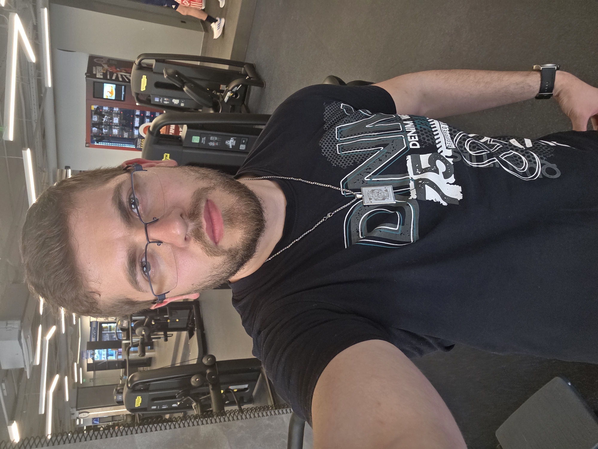 Man documents afternoon workout session at Plovdiv gym