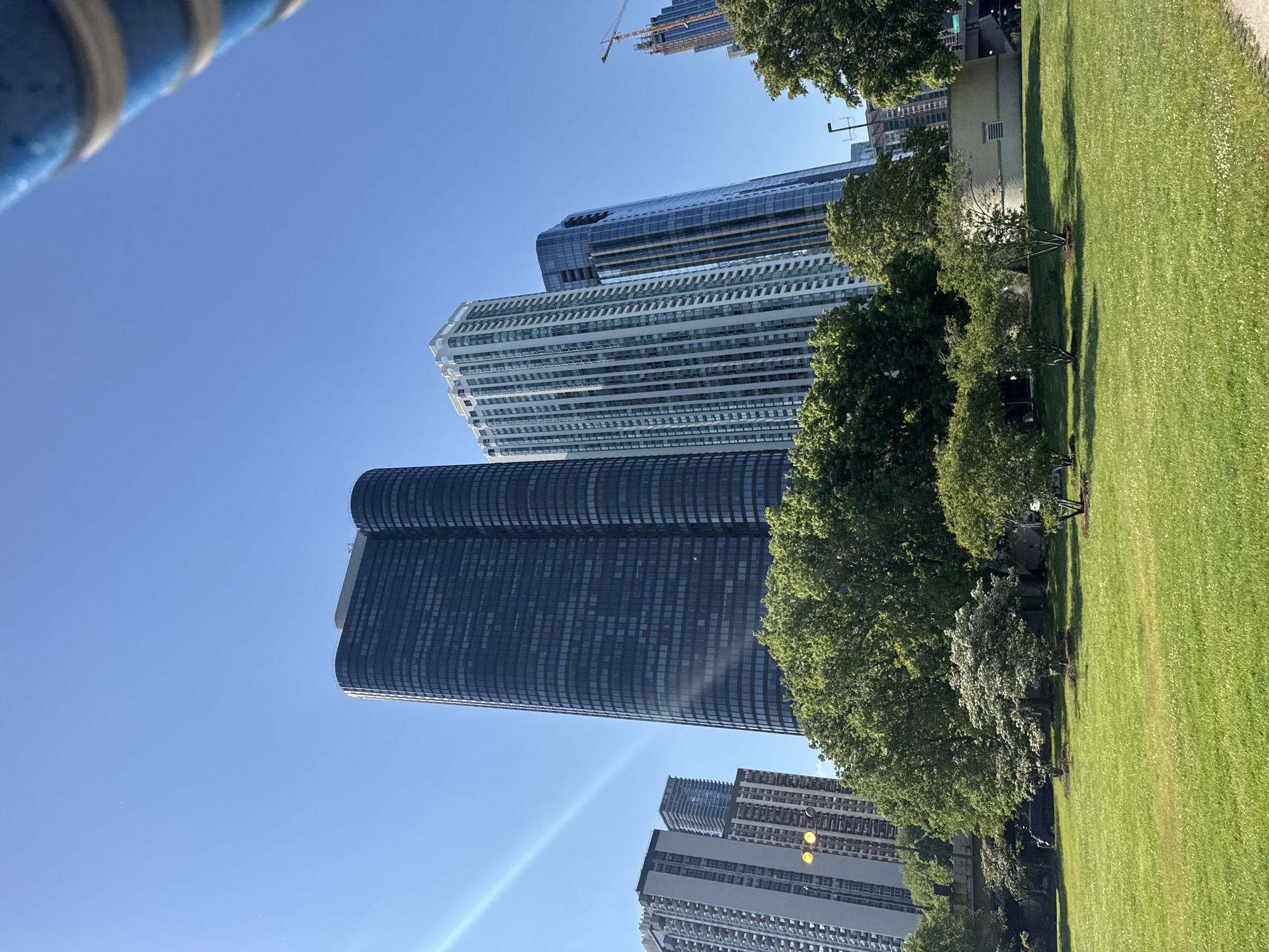 Sunny afternoon scenes captured across Chicago's downtown and lakefront