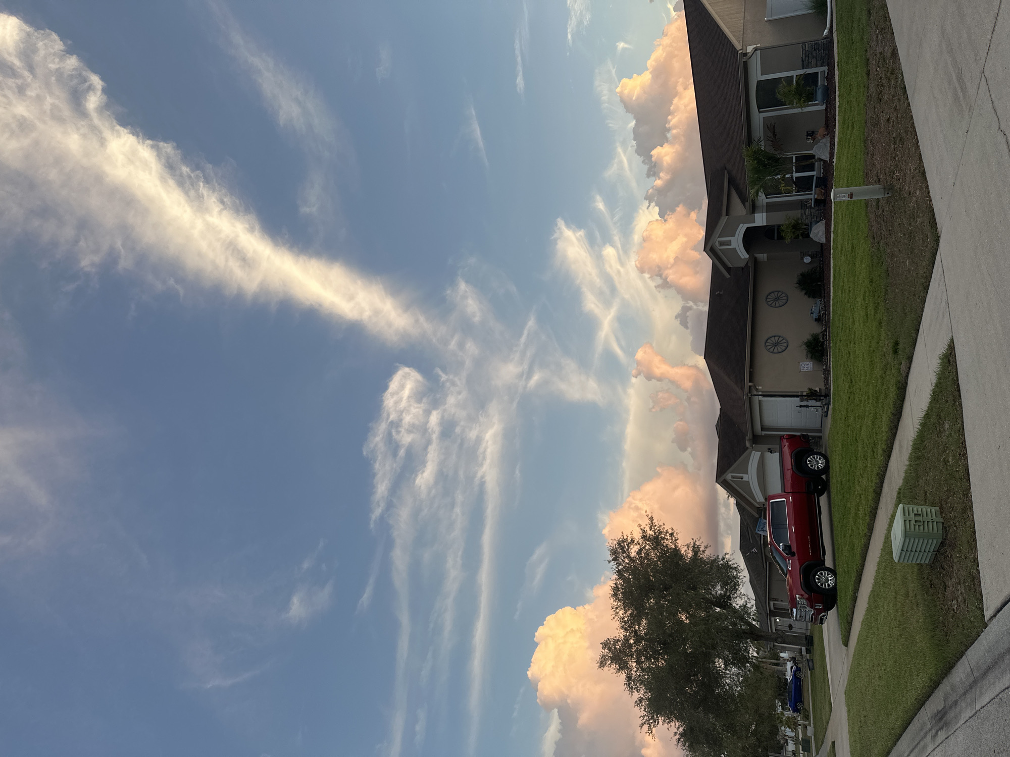 Quiet evening documented on residential street in Riverview, Florida