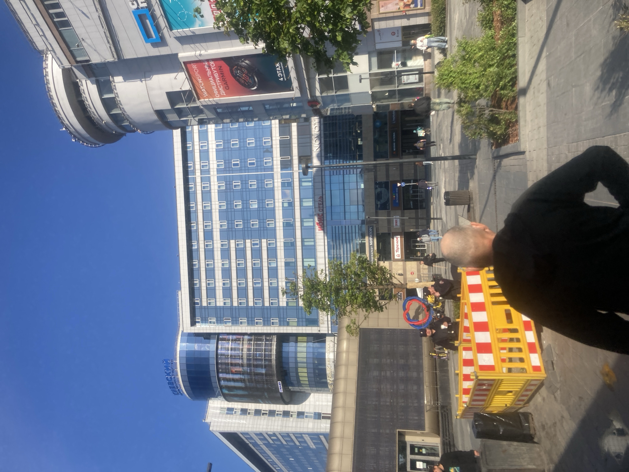 Morning street life documented across central Moscow districts