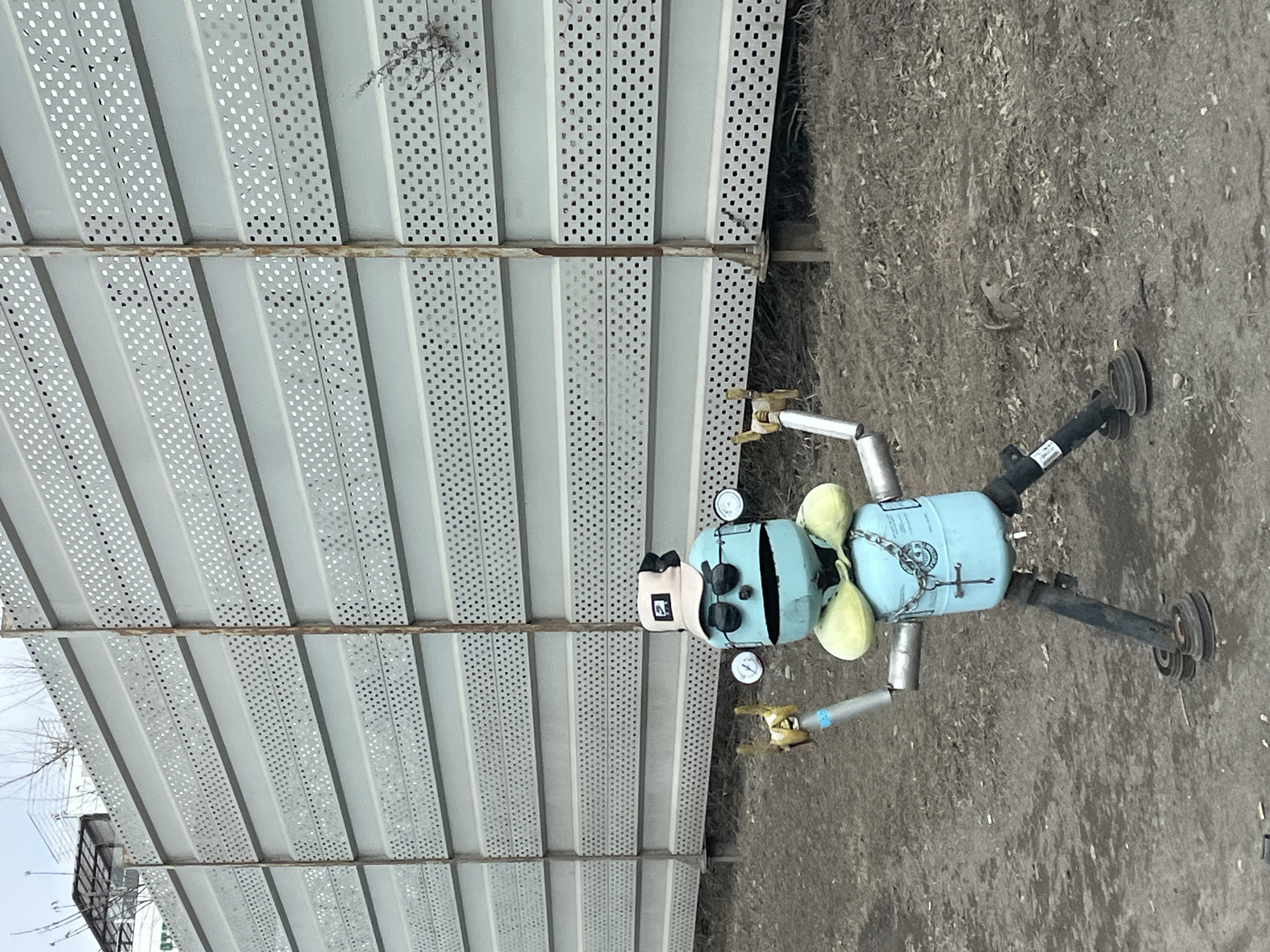 Recycled robot sculpture spotted in Krasnoyarsk, Russia