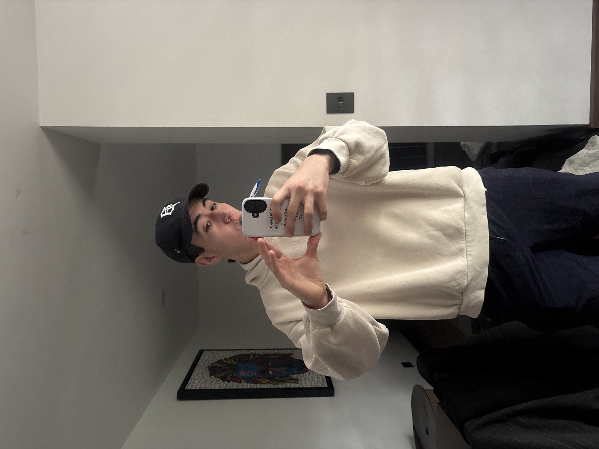 Mirror selfies during a routine moment at home in Tlaxcalancingo