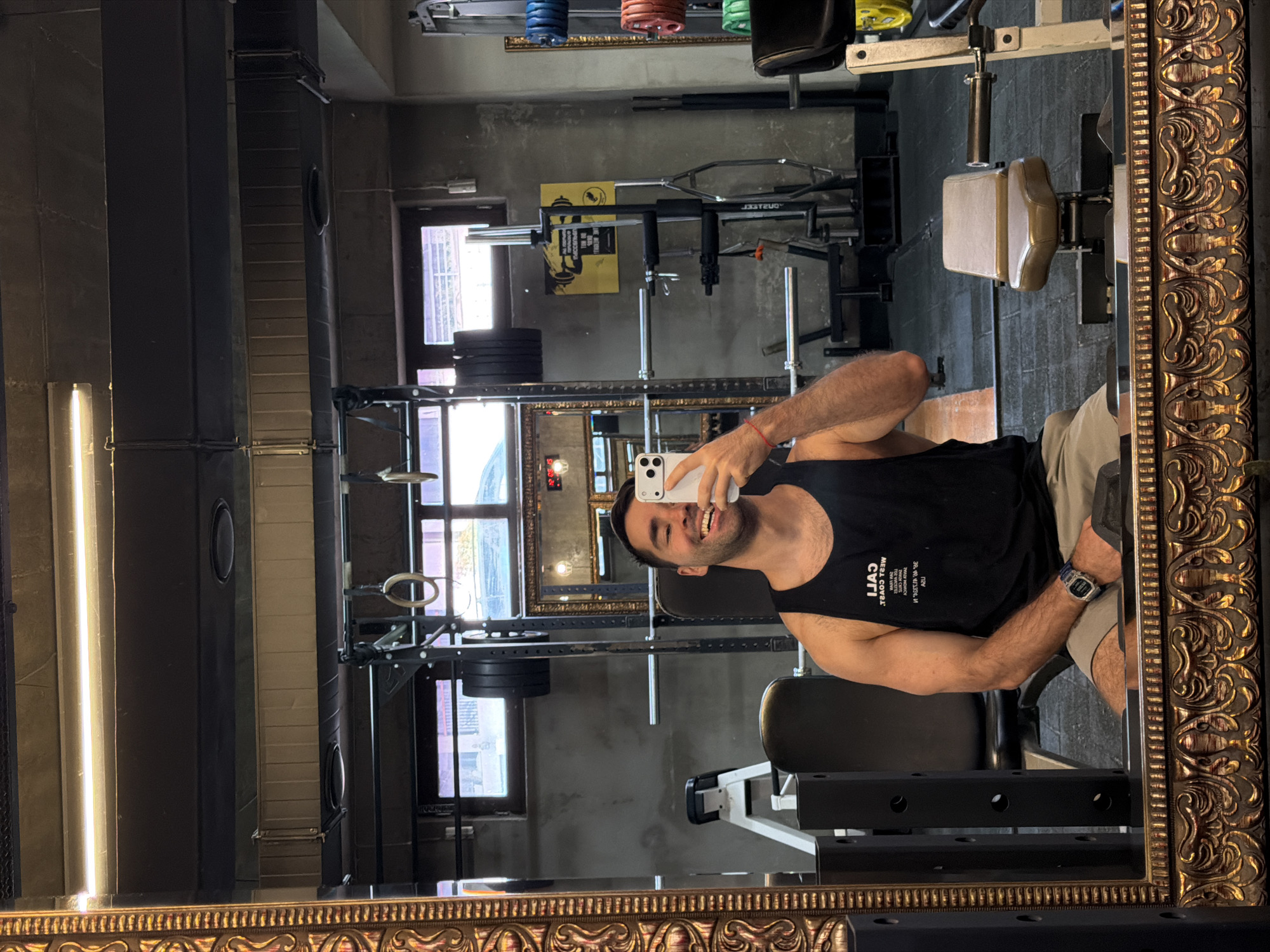 Man takes gym selfies in Tbilisi