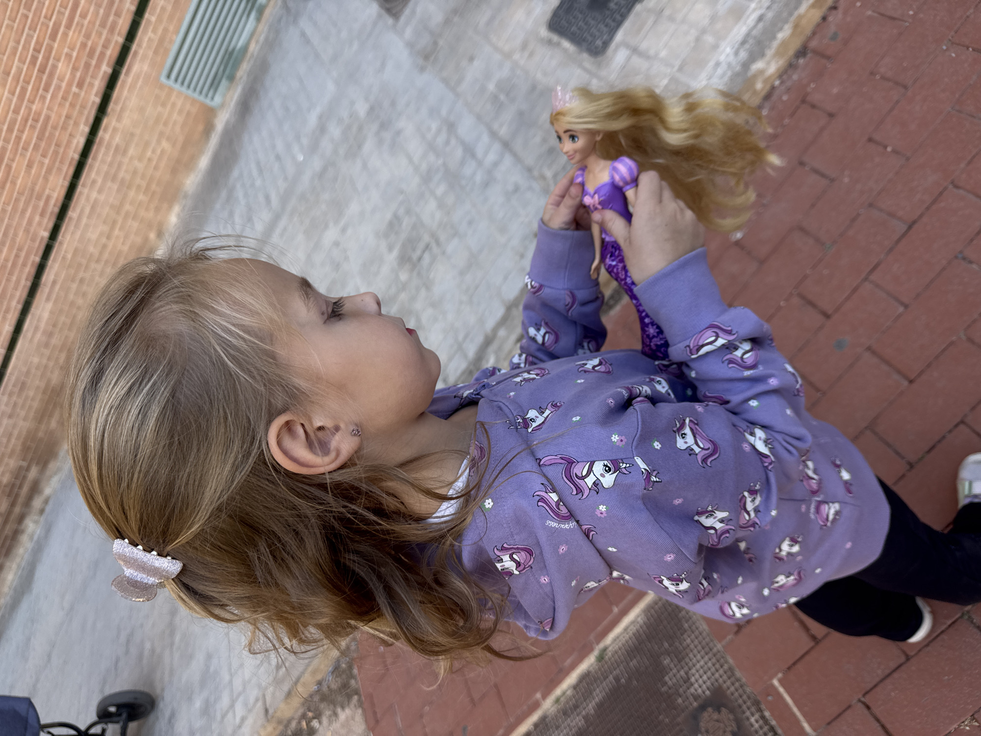 Everyday moments captured across Valencia in three-minute span