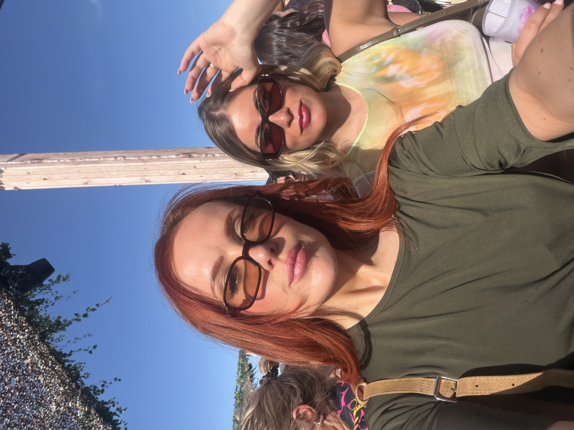 Outdoor music festival draws crowds in Paris