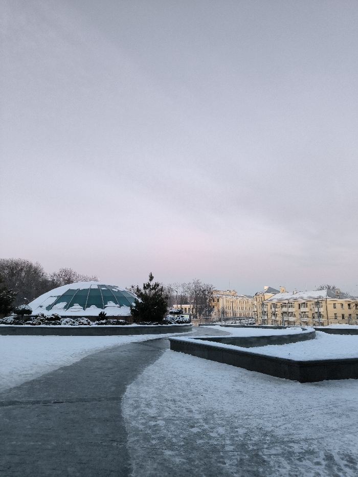 Winter weather blankets Vinnytsia with snow and ice