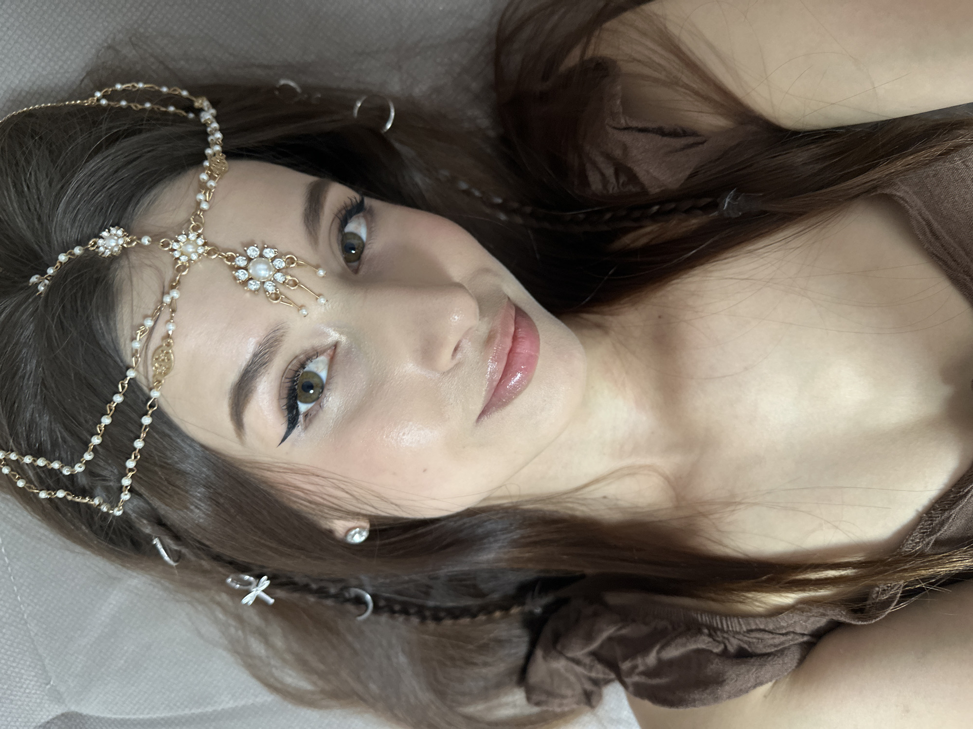 Woman captures casual self-portraits in Yekaterinburg