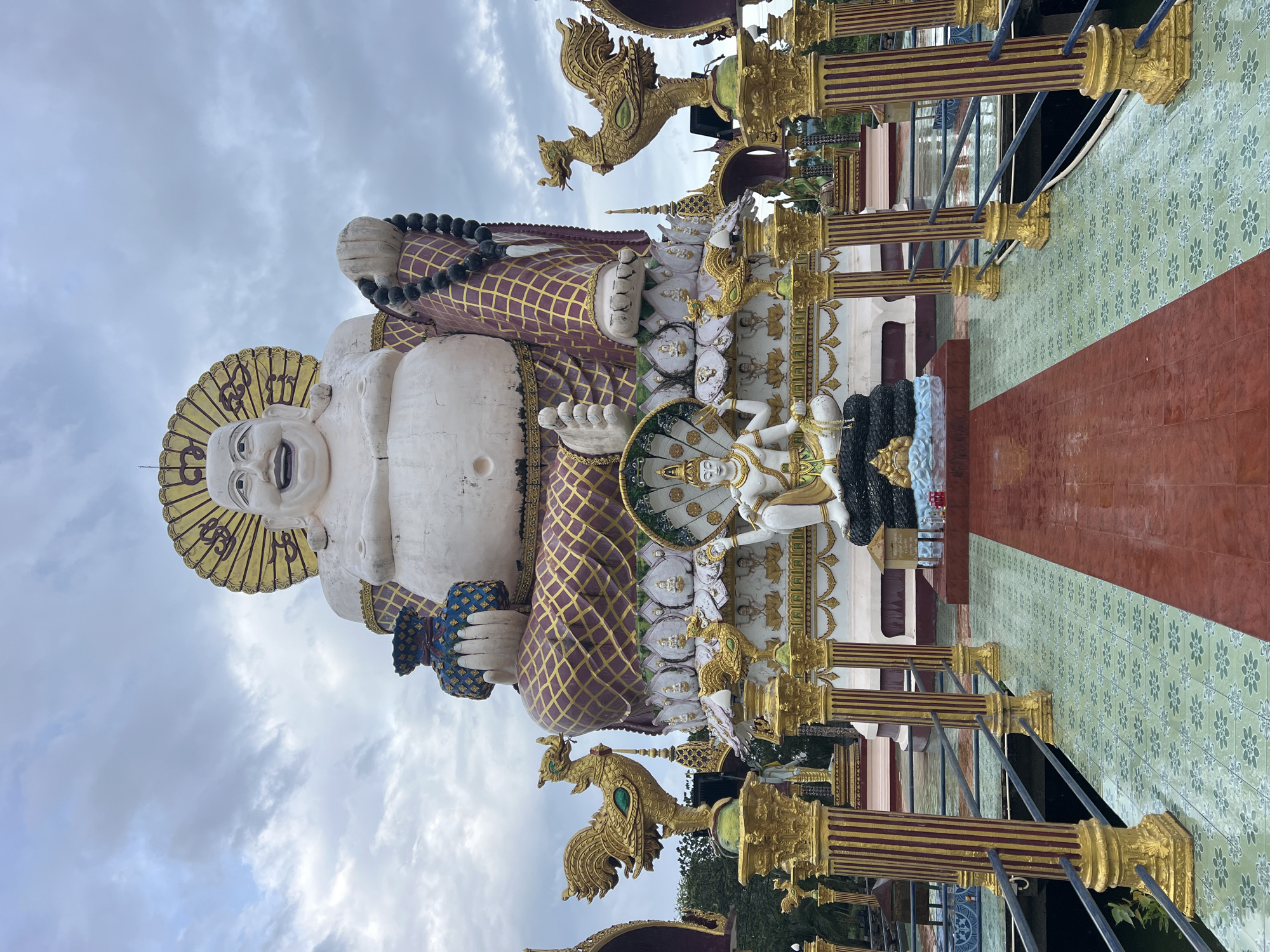 Temple life and coastal scenes documented in Baan Plai Laem