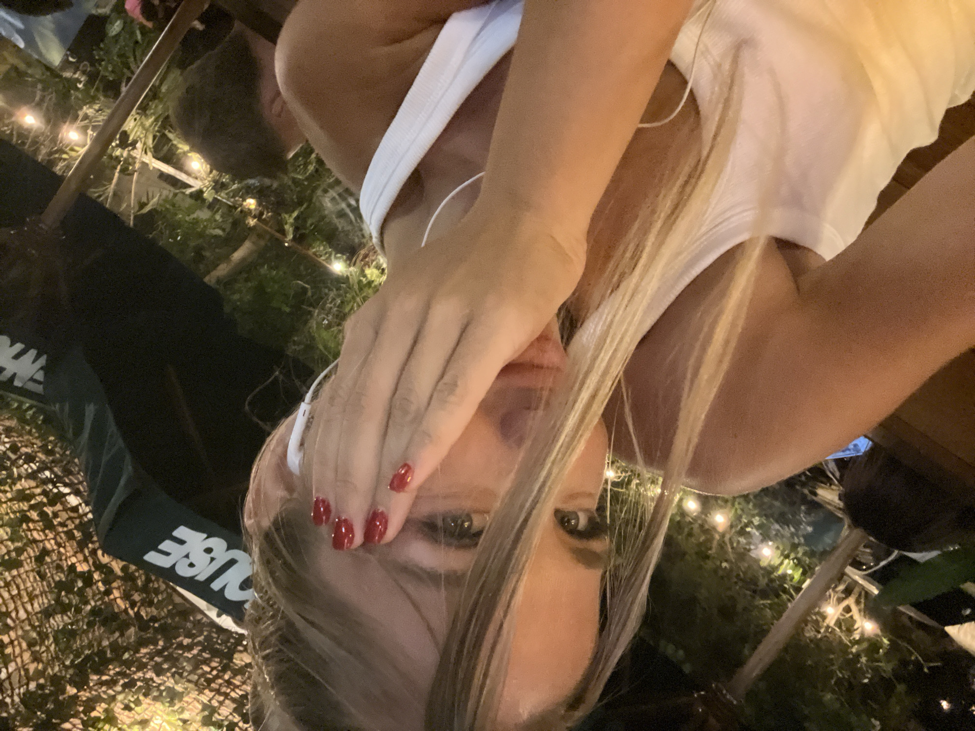 Food, drinks, and good vibes at a Mengwi jungle bar