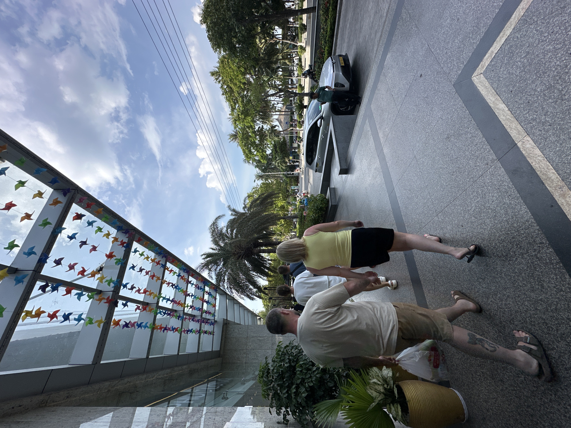 Nha Trang day-to-night: markets, beachfront, and city streets
