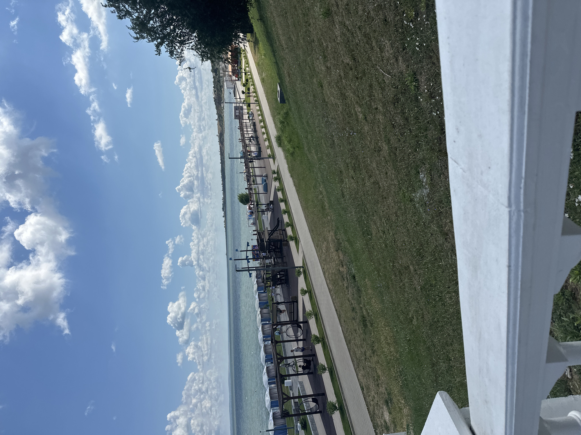 Morning stroll through Taman's waterfront promenade and historic esplanade