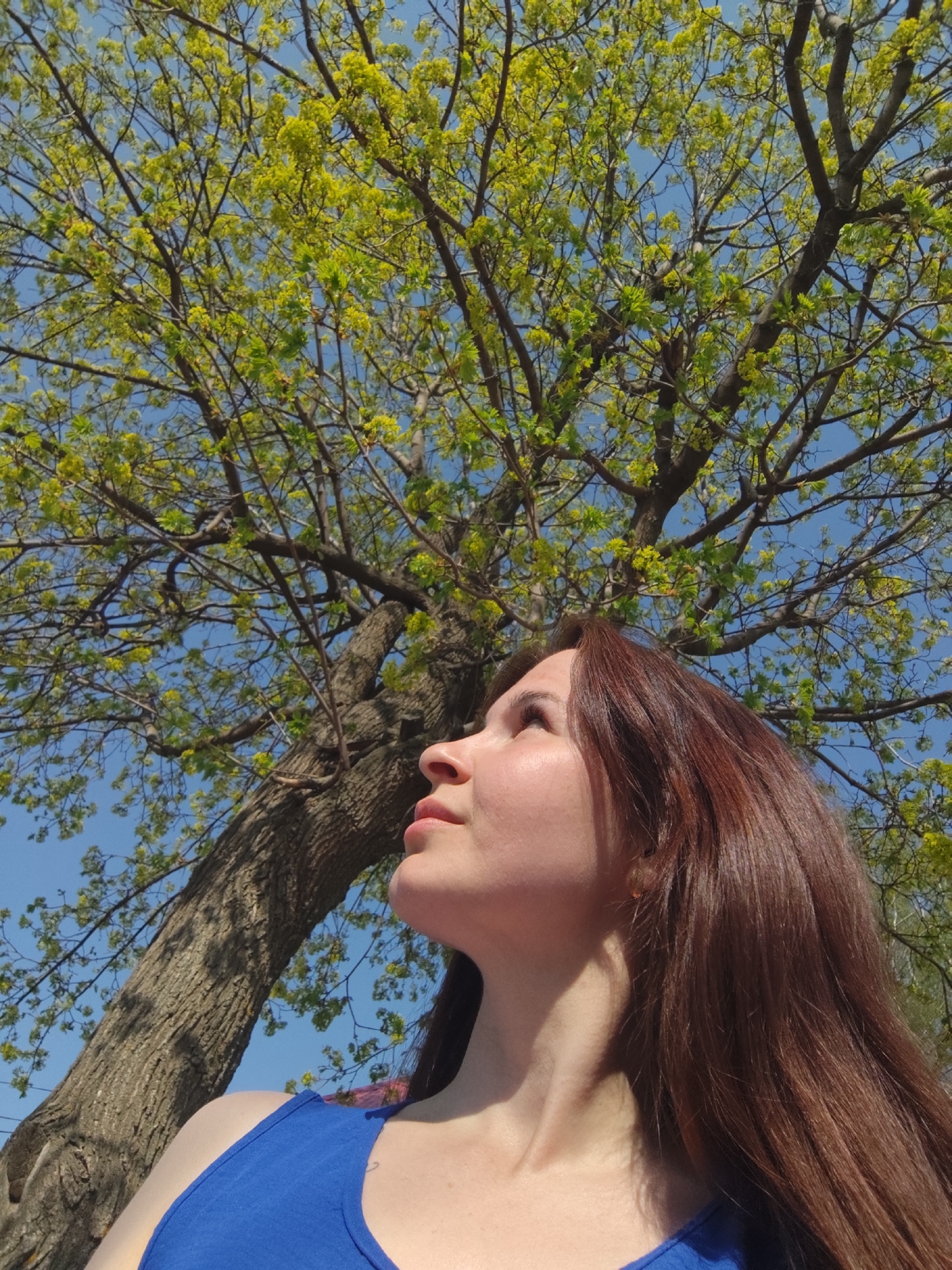 Woman documents visit to Фоки with selfies and playground scenes