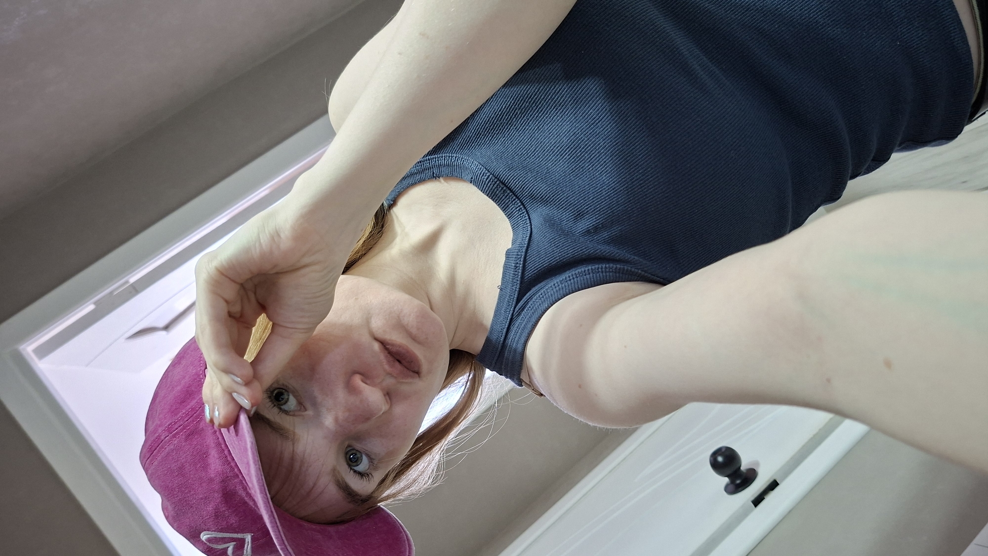 Woman documents morning routine through selfies in Chaikovsky apartment