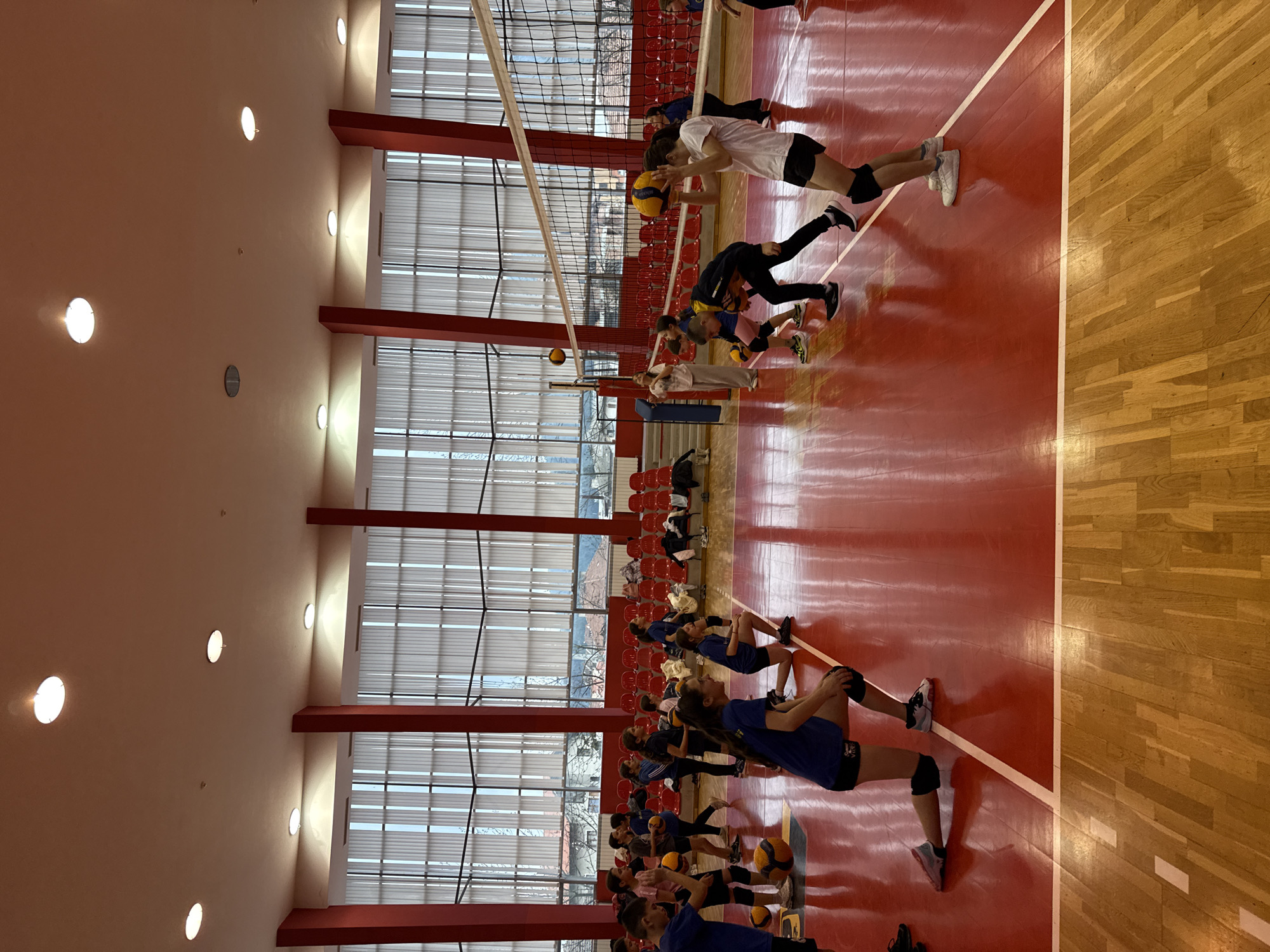 Youth volleyball training session underway in Etropole gymnasium