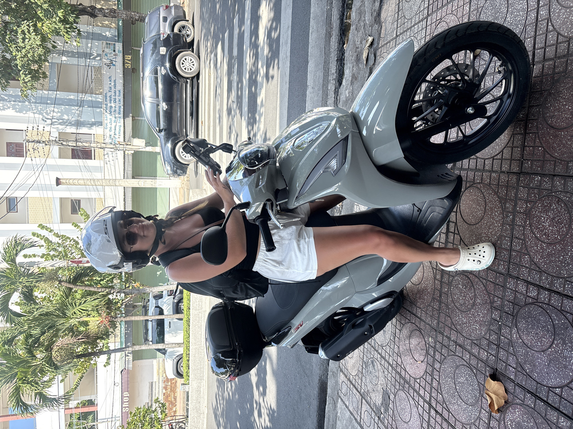 Morning street life documented across Nha Trang wards
