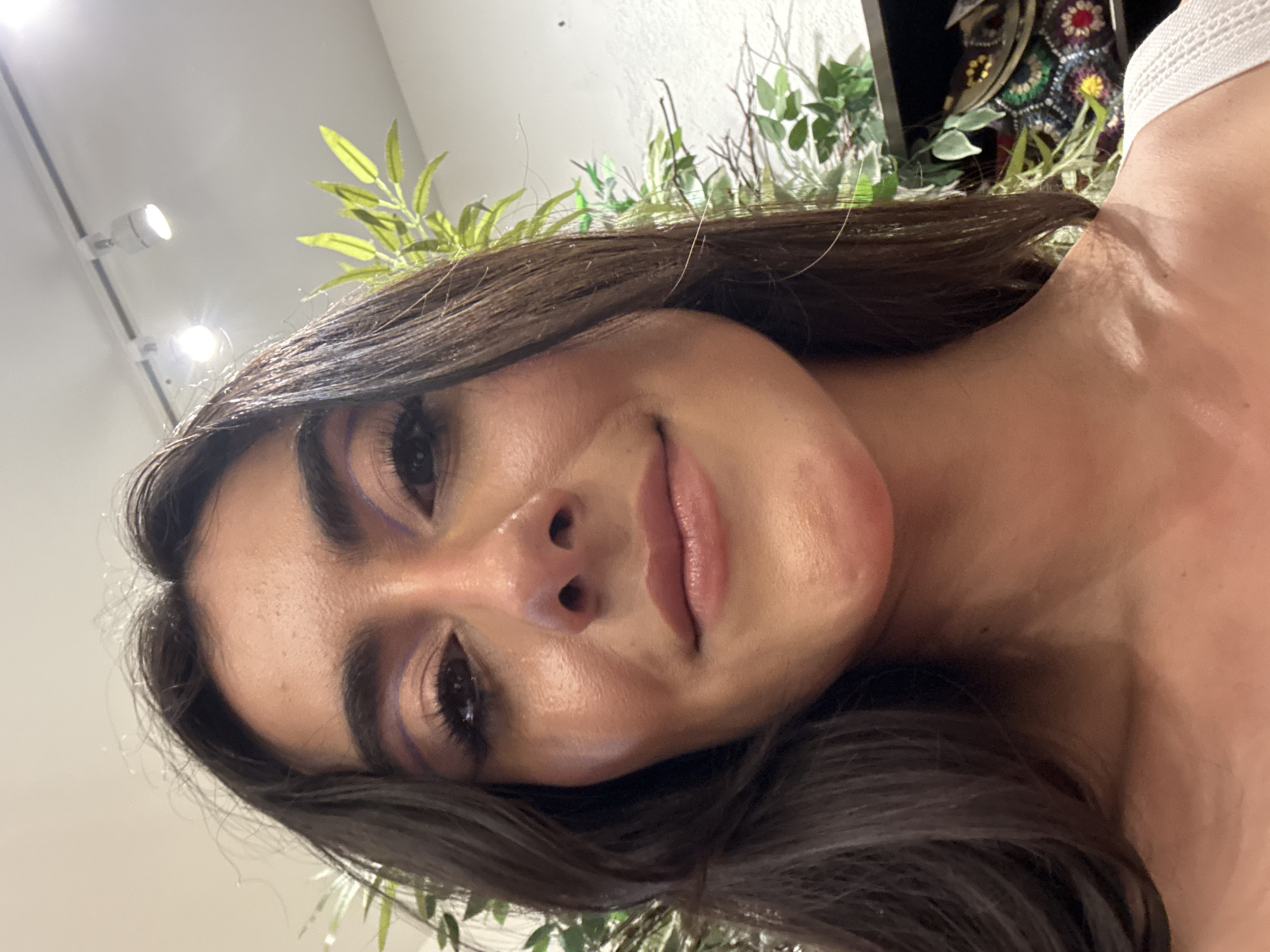Woman takes selfies at multiple locations in Domingo Arenas