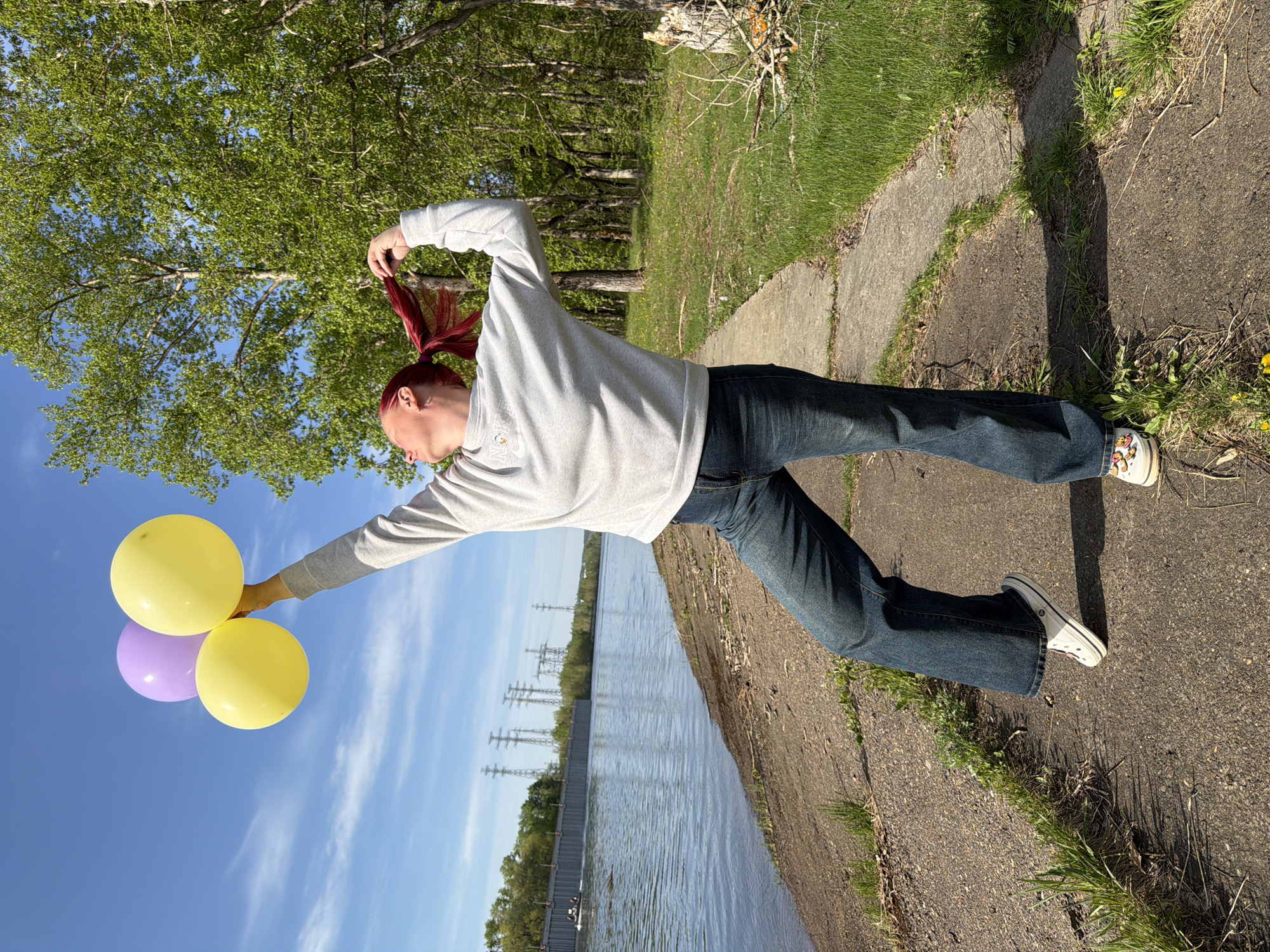 Early morning balloon gathering at Chaikovsky waterfront draws multiple visitors