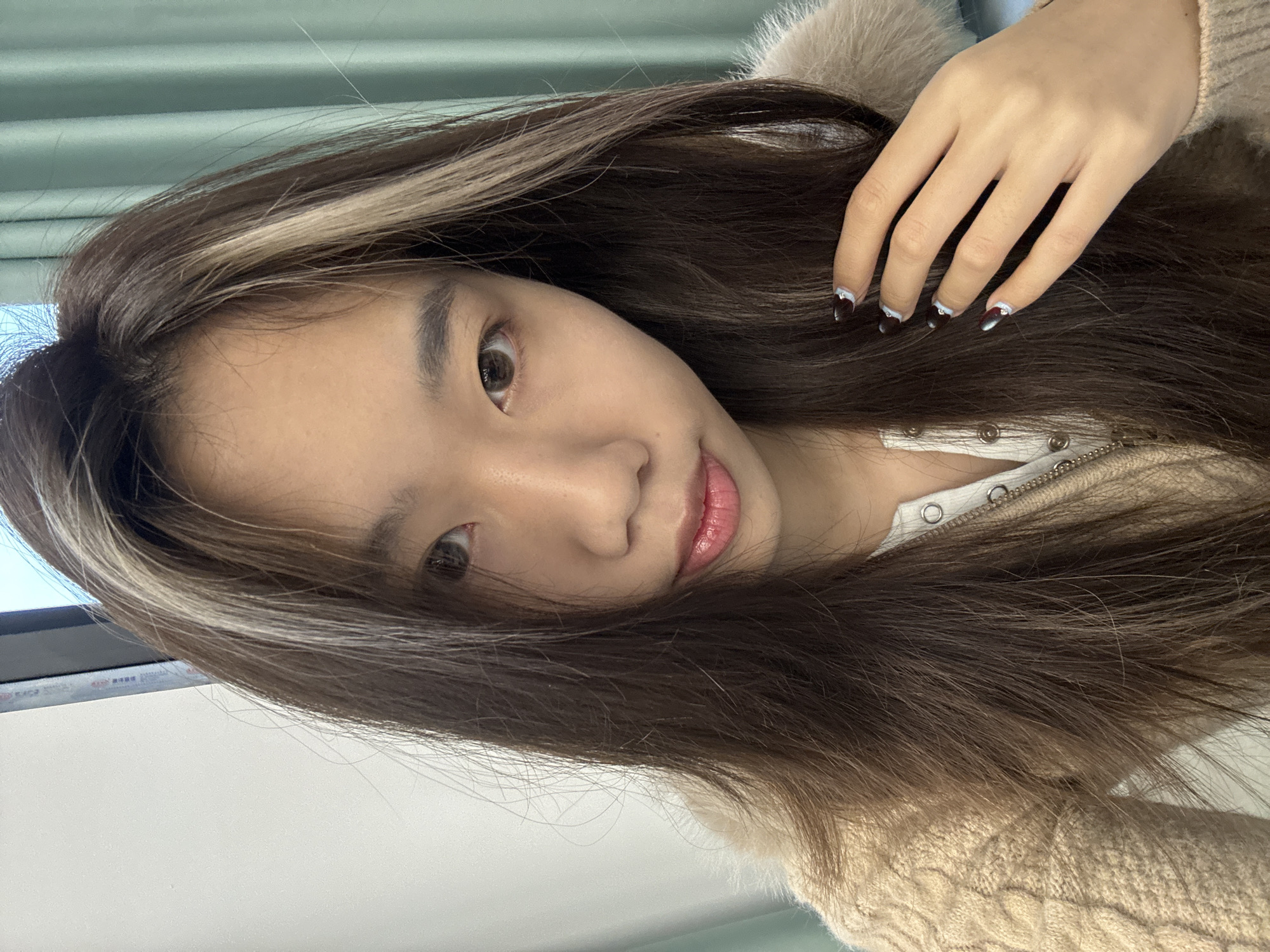 Woman takes multiple selfies in Chongqing apartment overnight