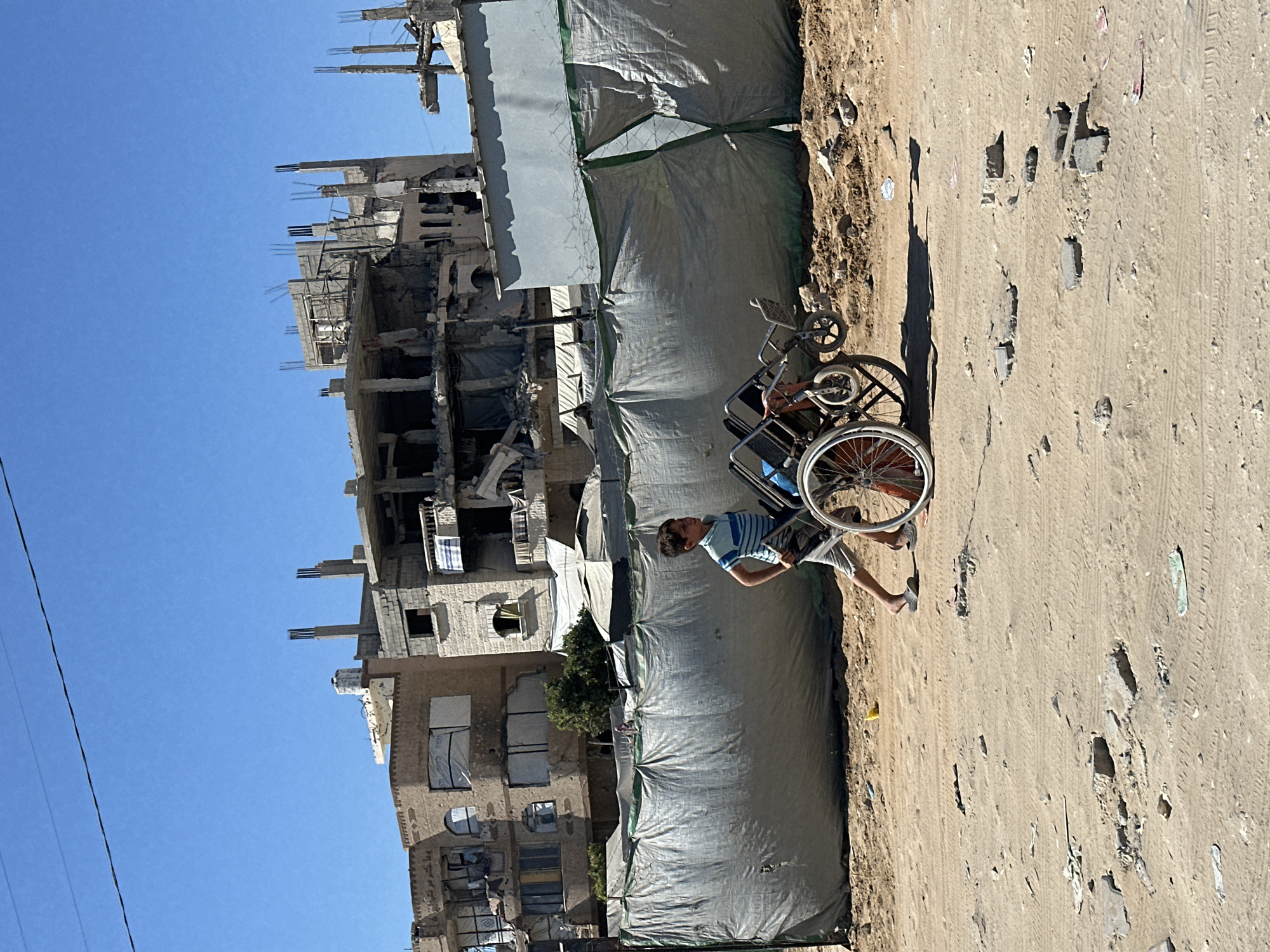 Displacement and rubble in Gaza amid ongoing destruction