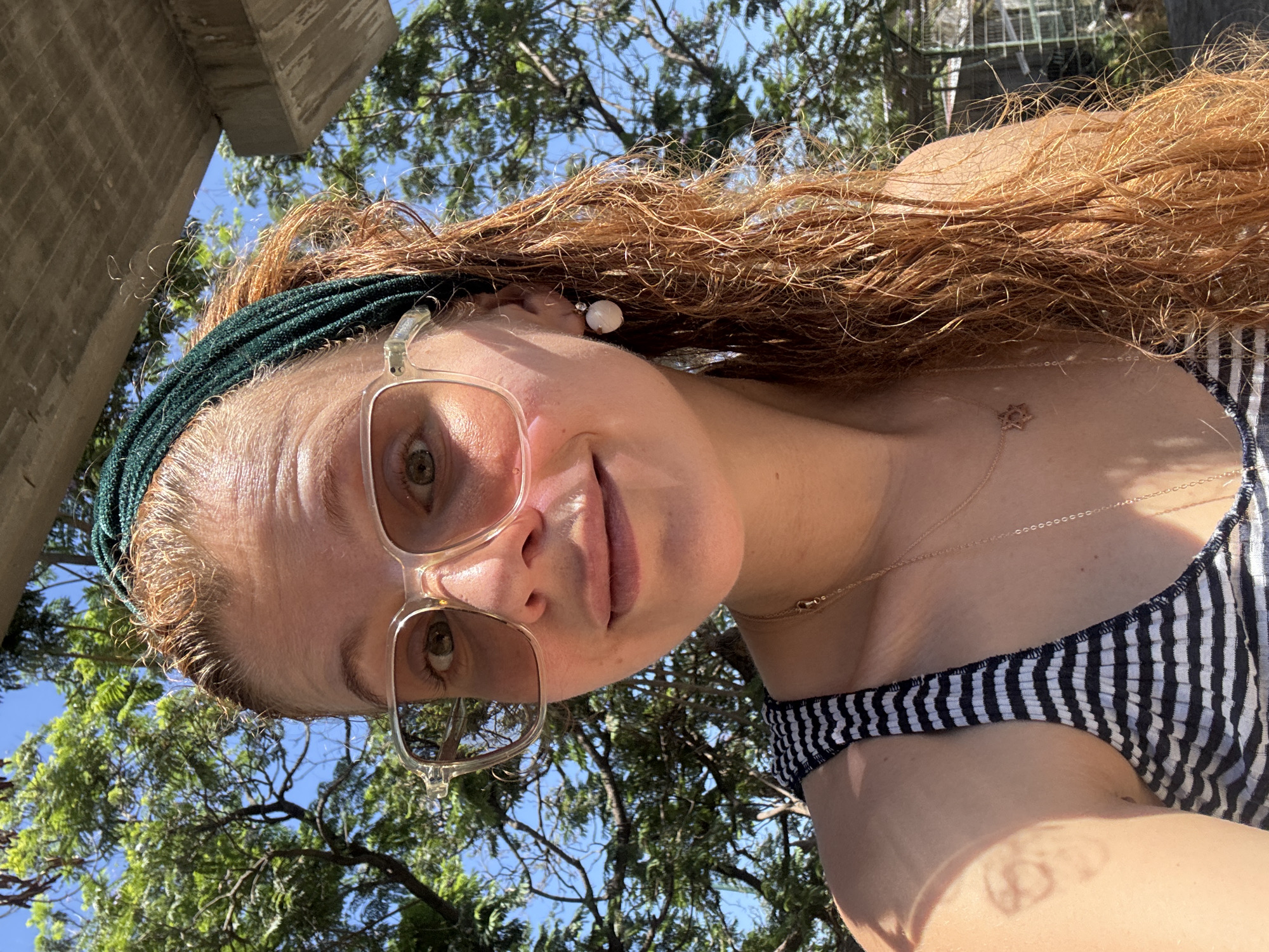 Ramat HaSharon street scenes with selfie and group walking