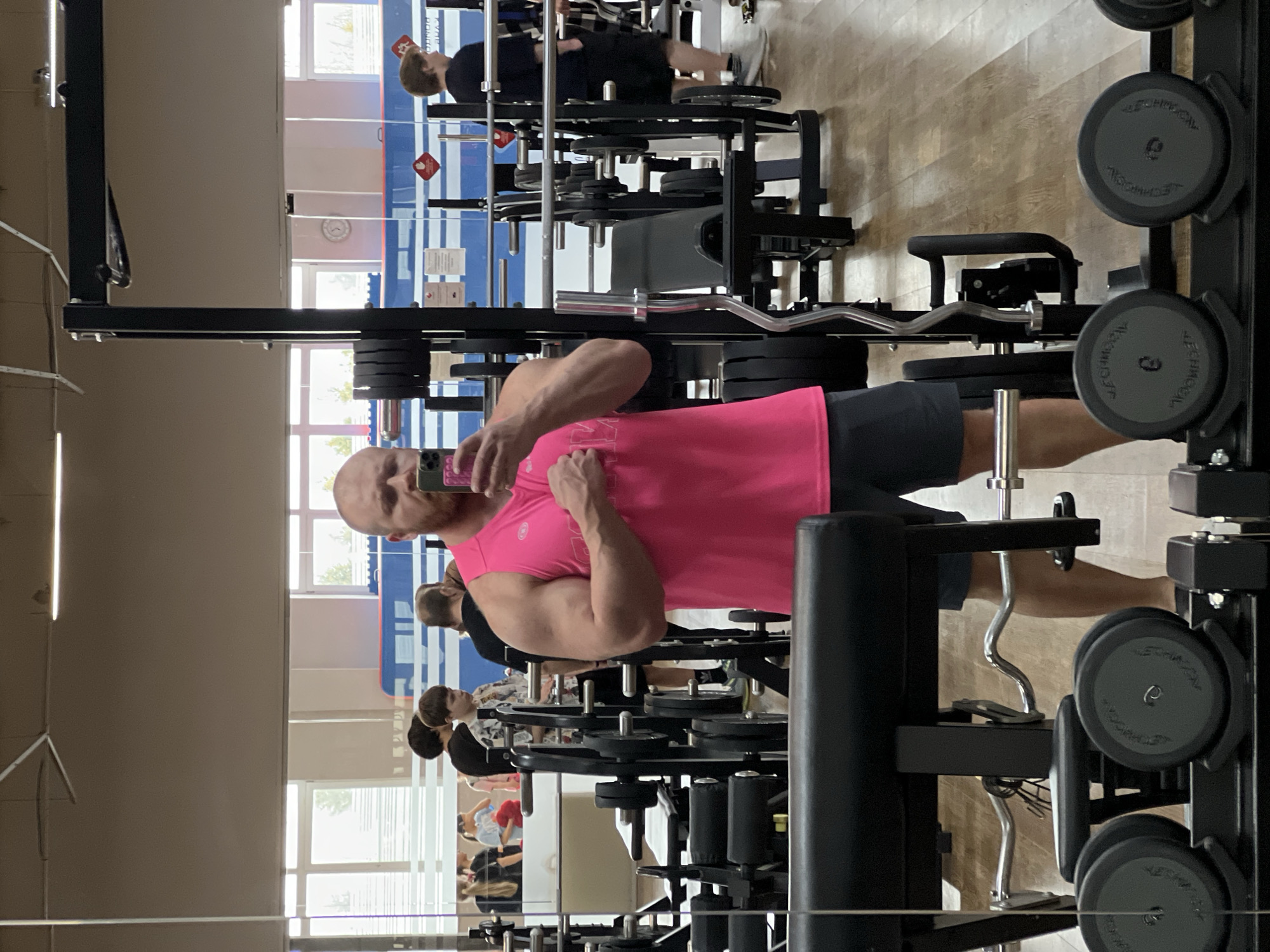 Gym workout and selfie session documented in Chaikovsky, Russia