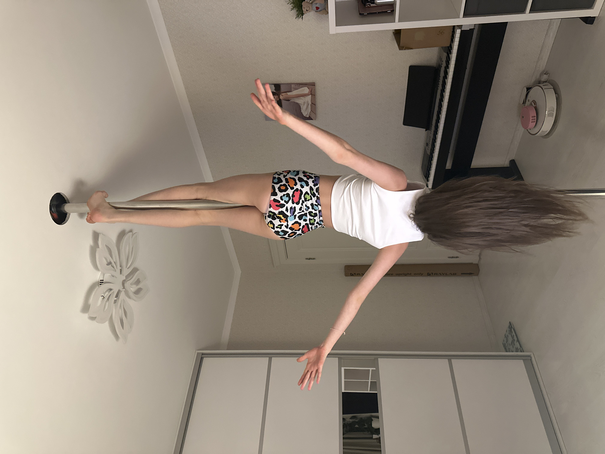 Indoor moments captured in Lyubertsy apartments within two minutes
