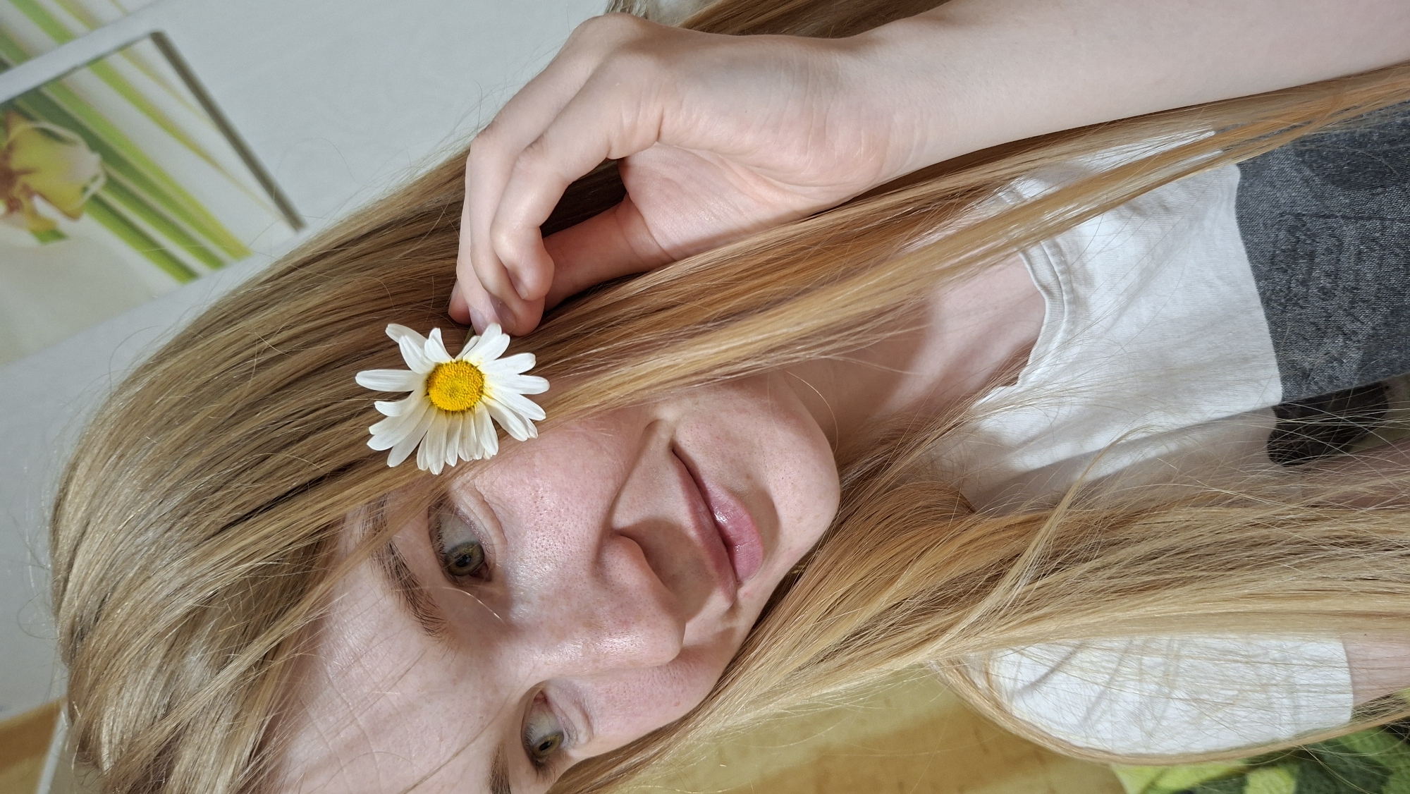 Afternoon selfie session with flowers in Bolshoy Bukor