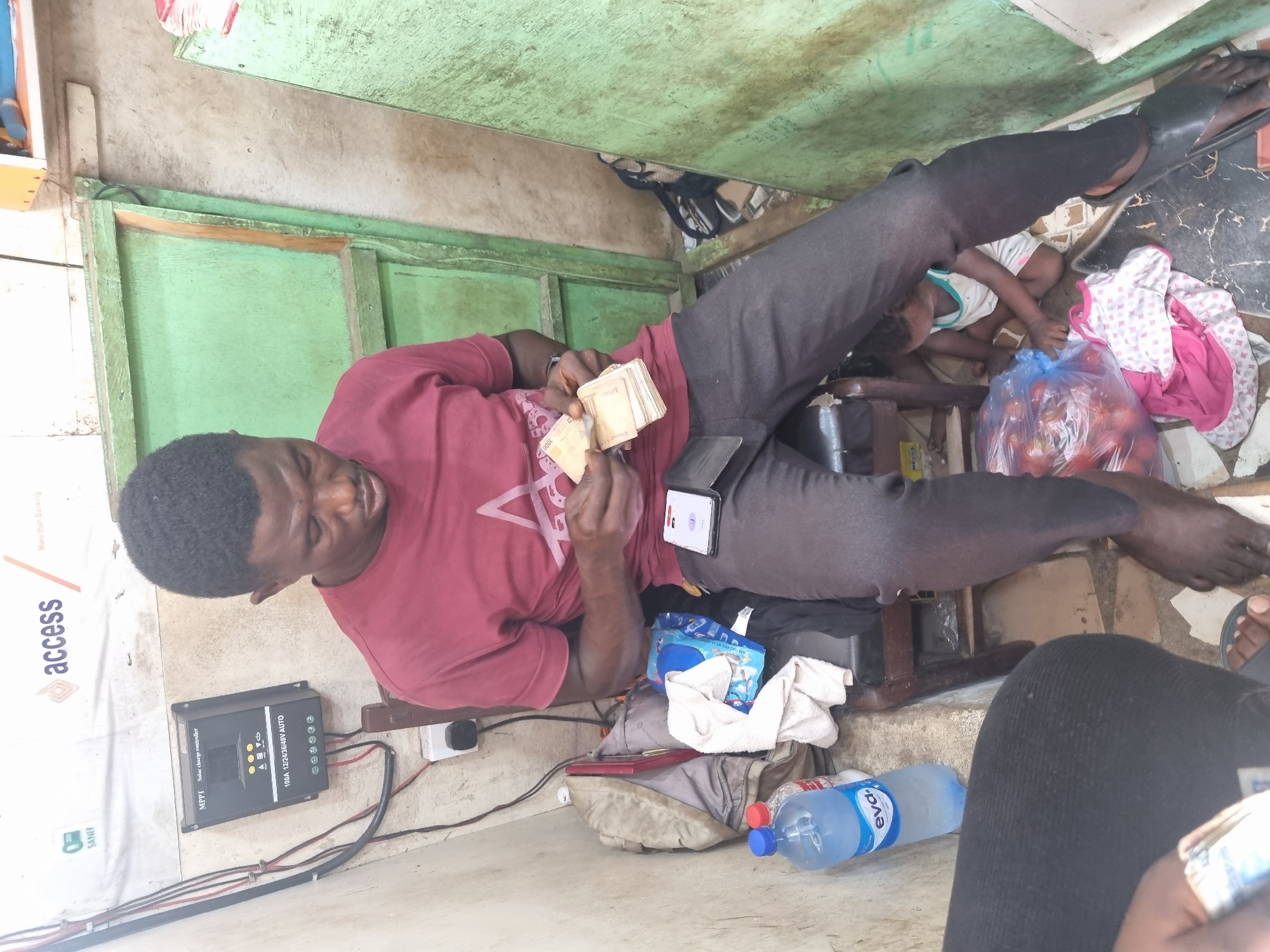 Routine market activity documented in Fegge, Nigeria