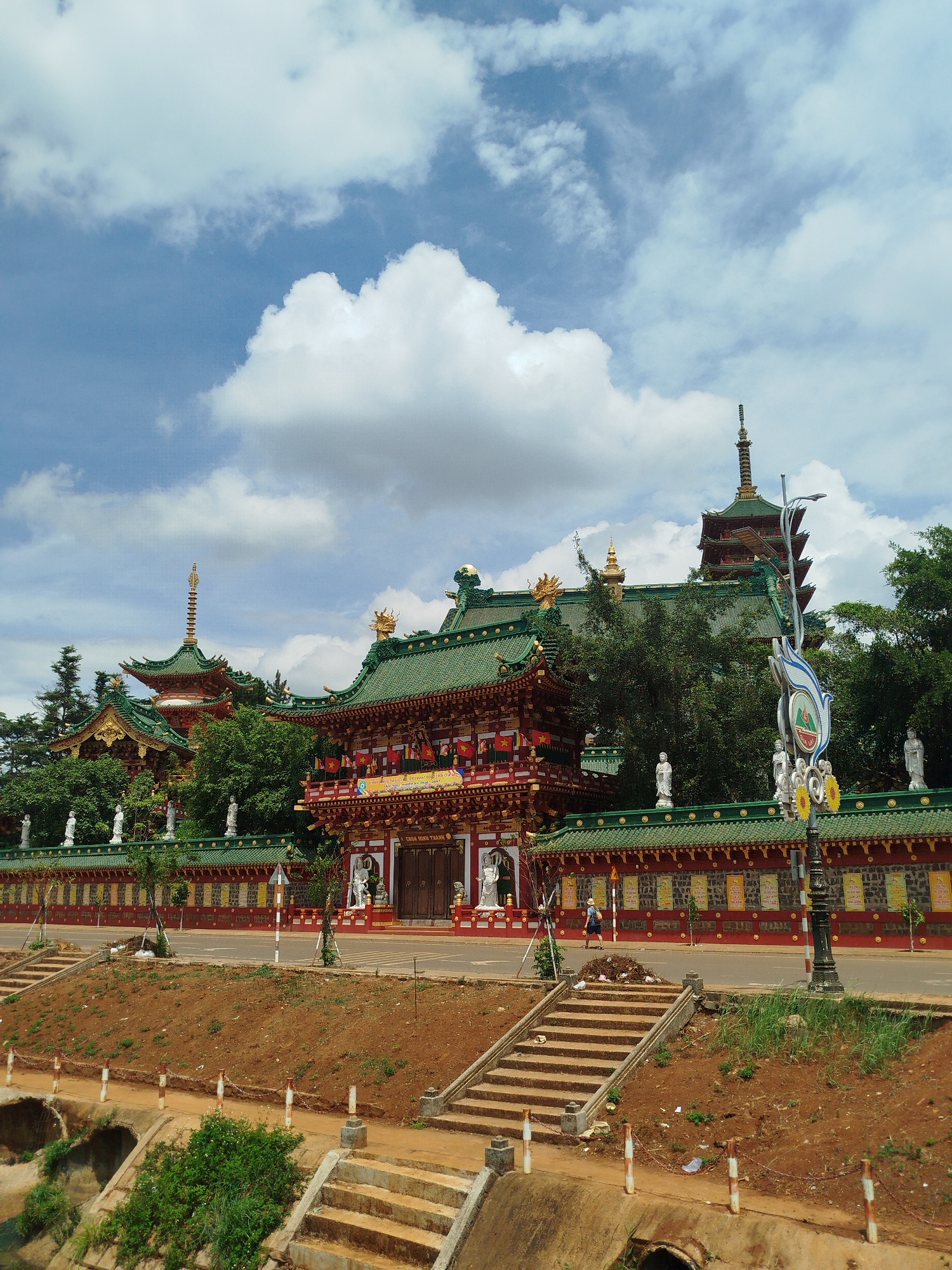 Buddhist temple complexes documented across Pleiku, Hoi Phu wards
