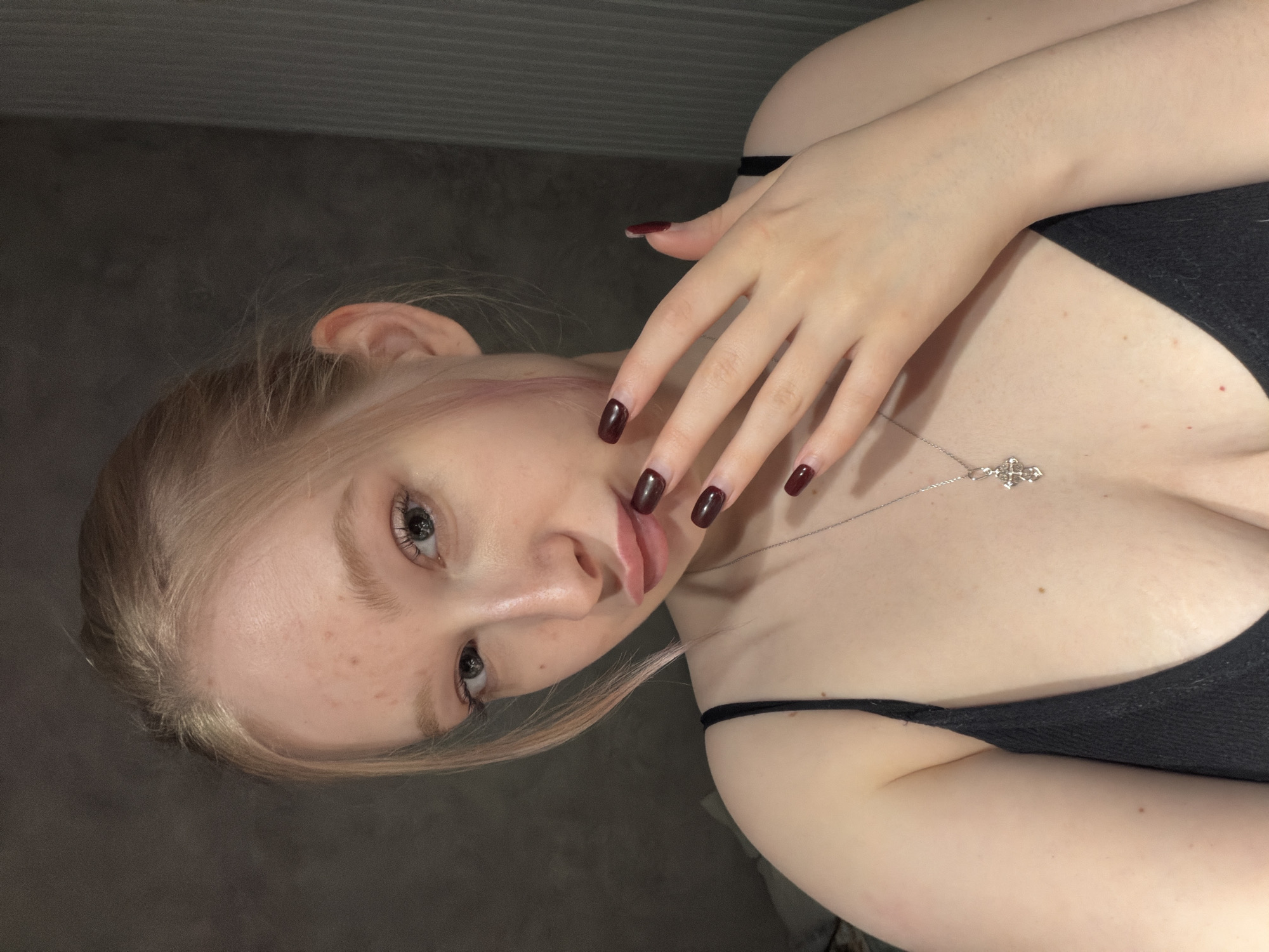 Portrait session with beverage and TV captured in Rossiyskiy