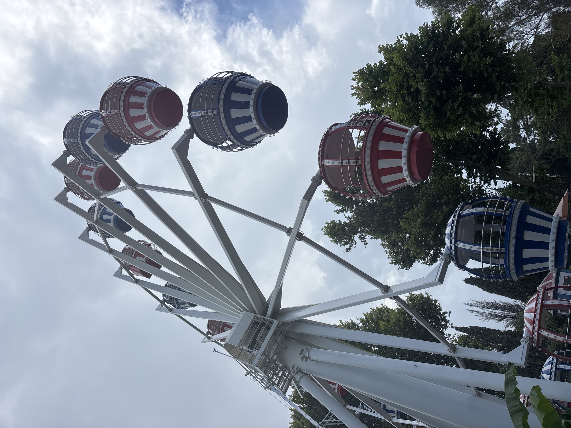 A casual morning tour through Sochi's resort and park district