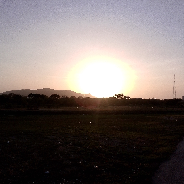 Coastal sunset scenes documented across Venezuelan beach towns