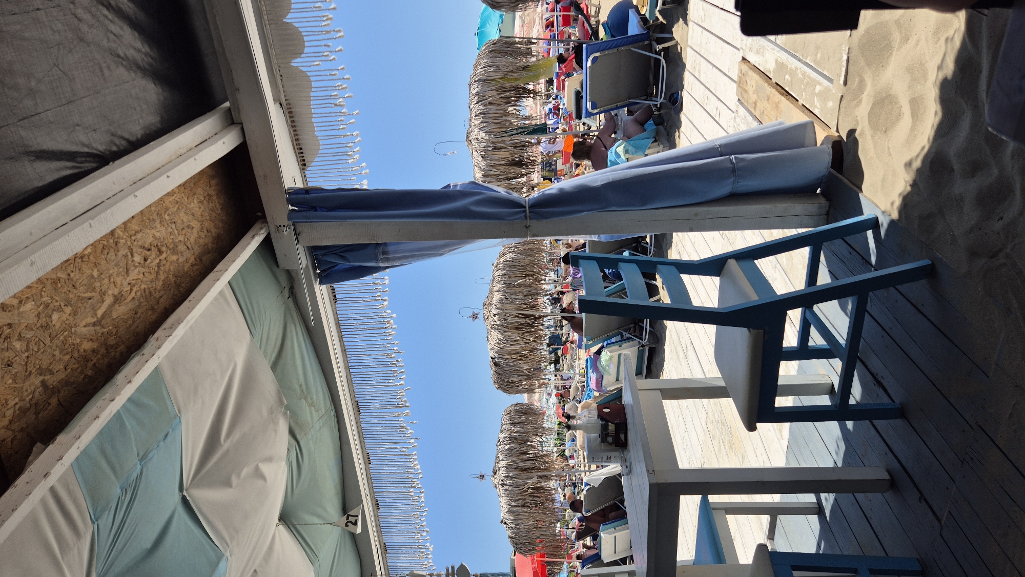A laid-back summer morning on Kiten's Black Sea beach