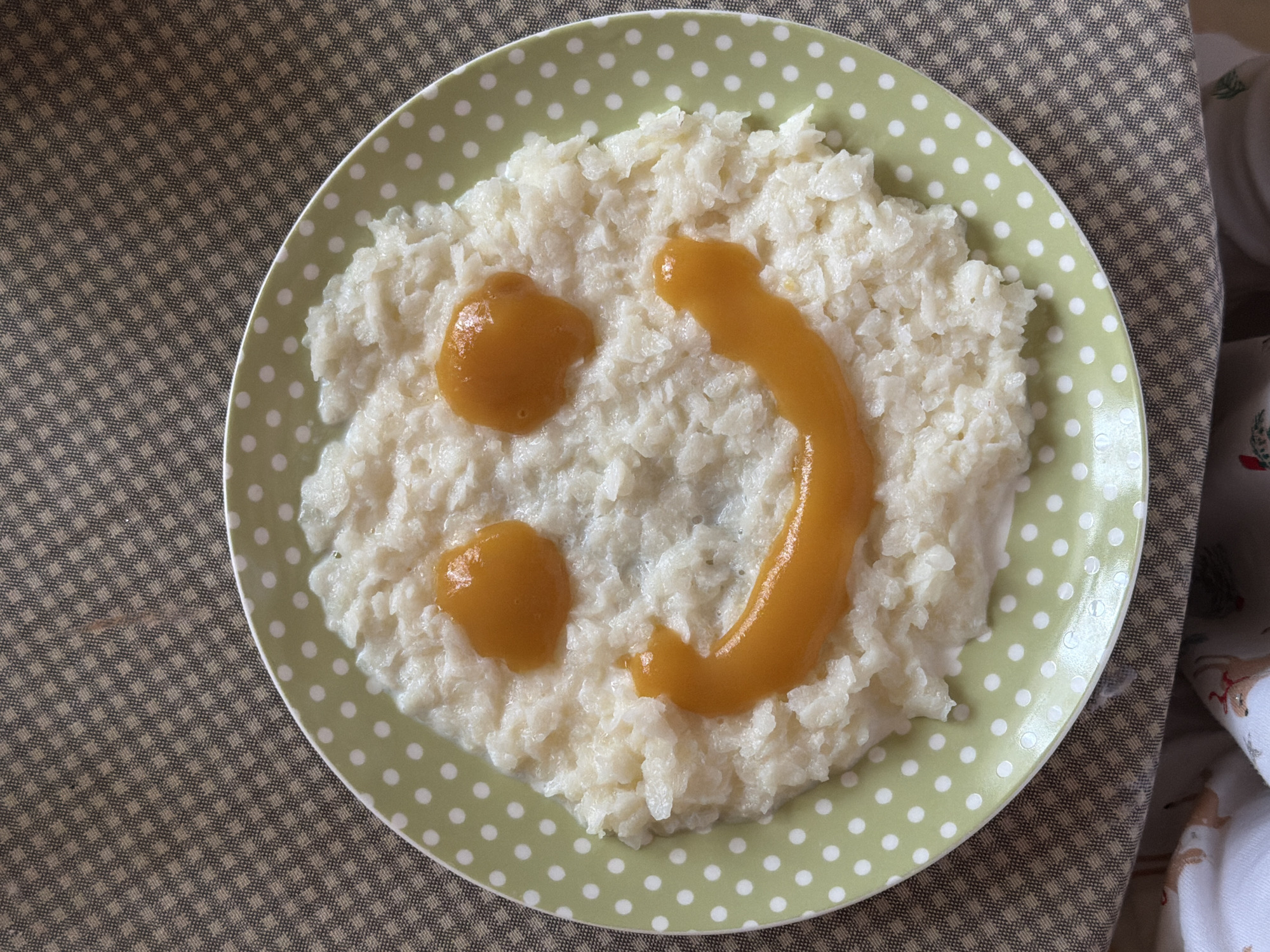 Smiley face breakfast documented in Khimki, Russia